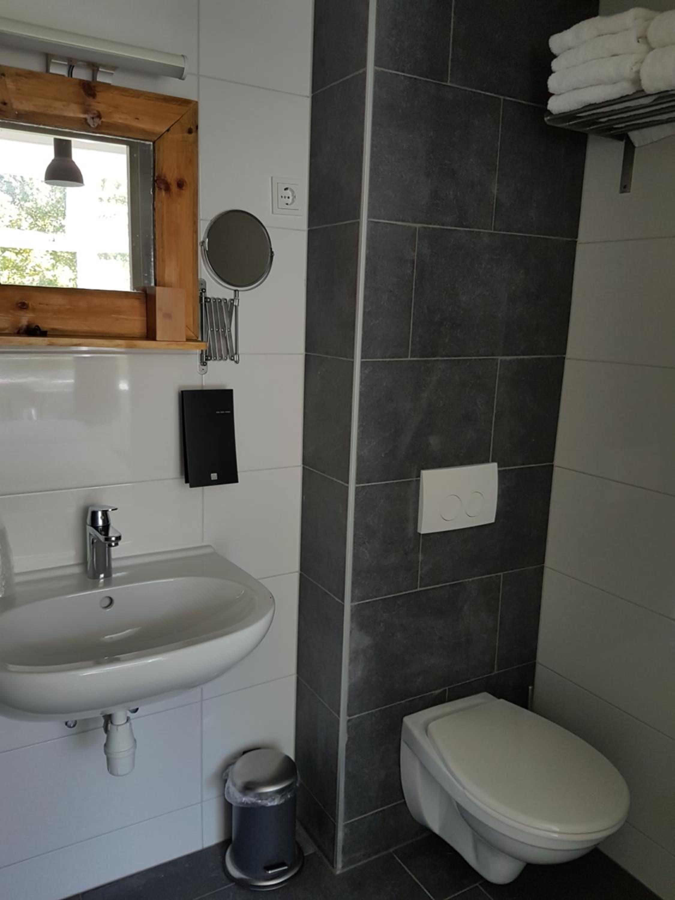 Quadruple Room - Photo 5
