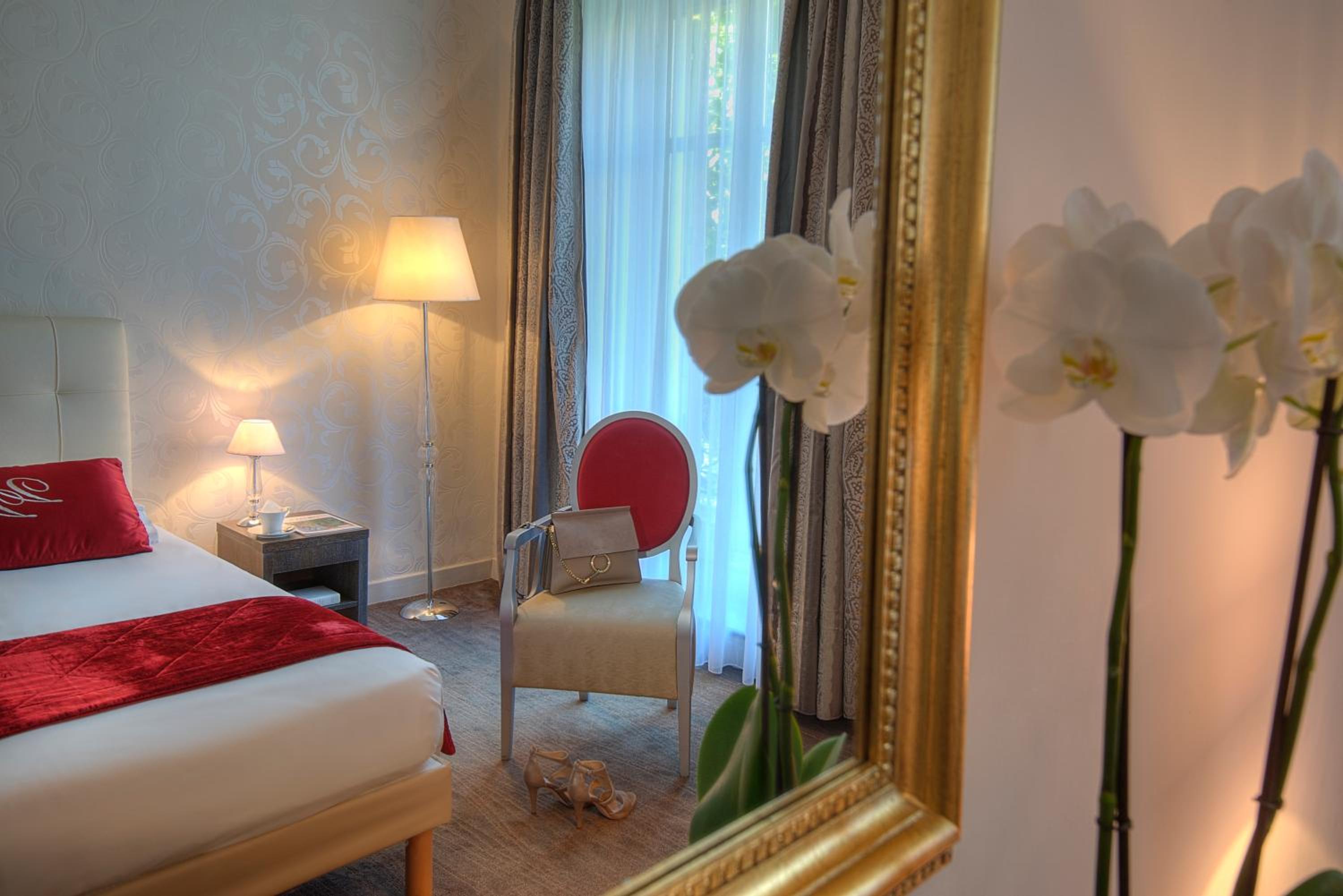 Superior Double Room with City View - Photo 1