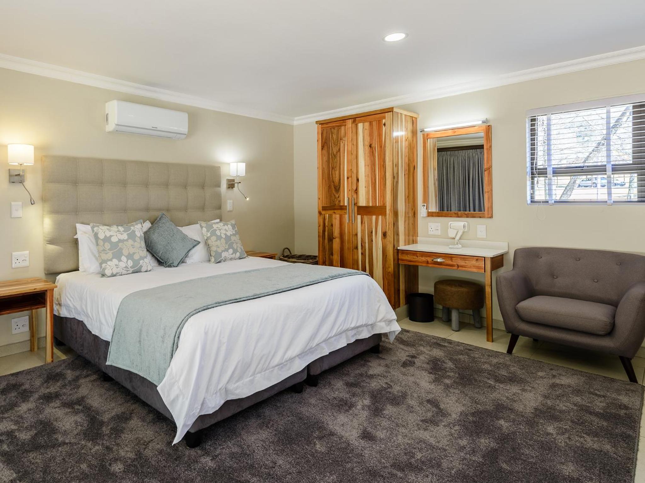 Family Suite with Patio photo 1