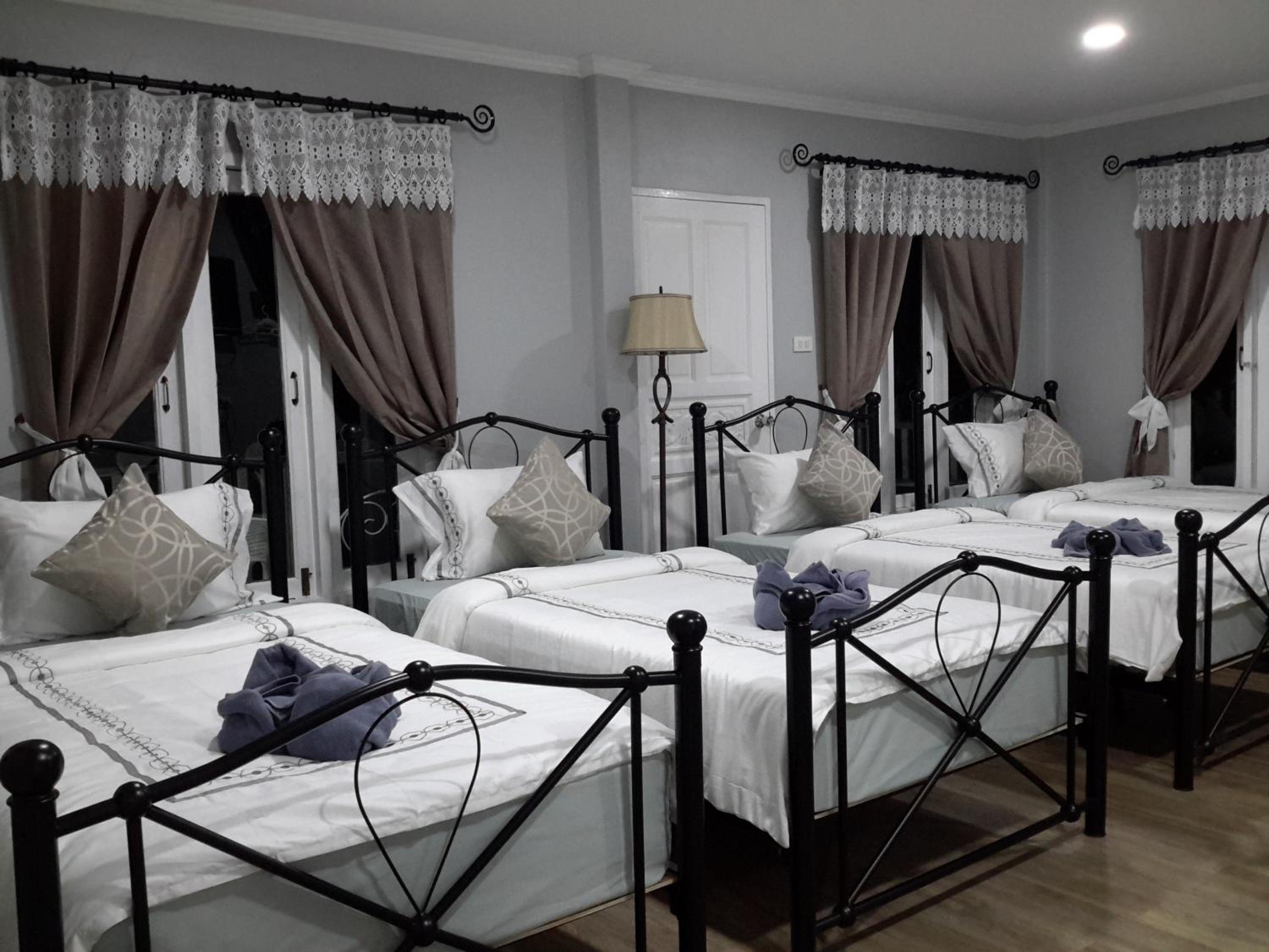 Quadruple Room with Terrace photo 2