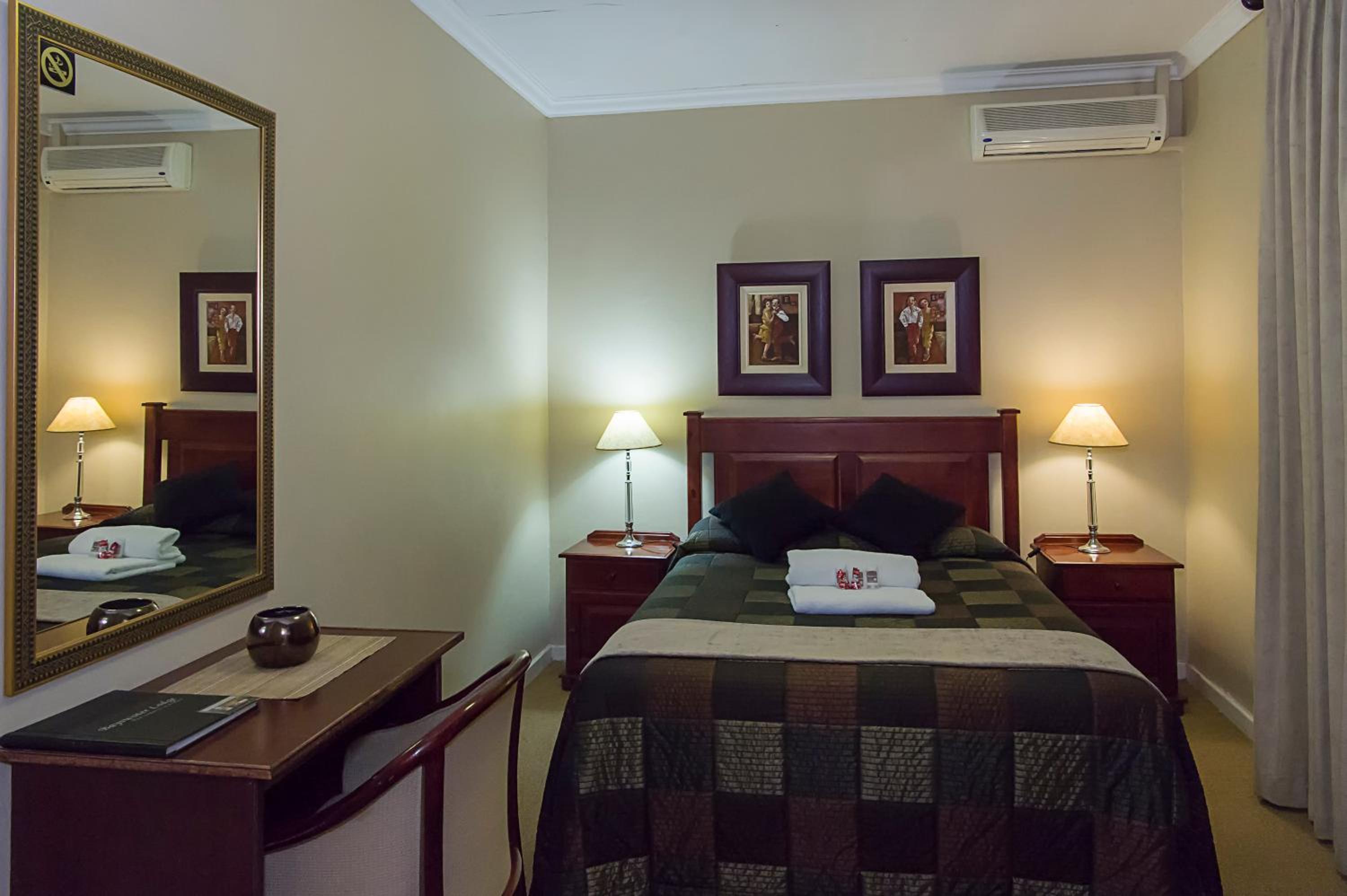 Double Room - First Floor Room 6 photo 1