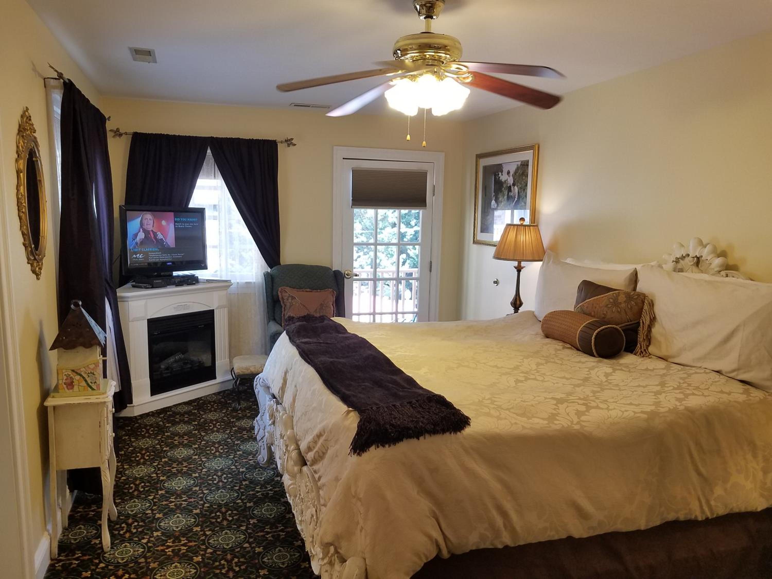 Deluxe Double Room with Shower