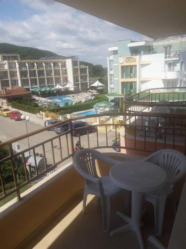 Deluxe Double Room (2 Adults + 1 Child) photo 3