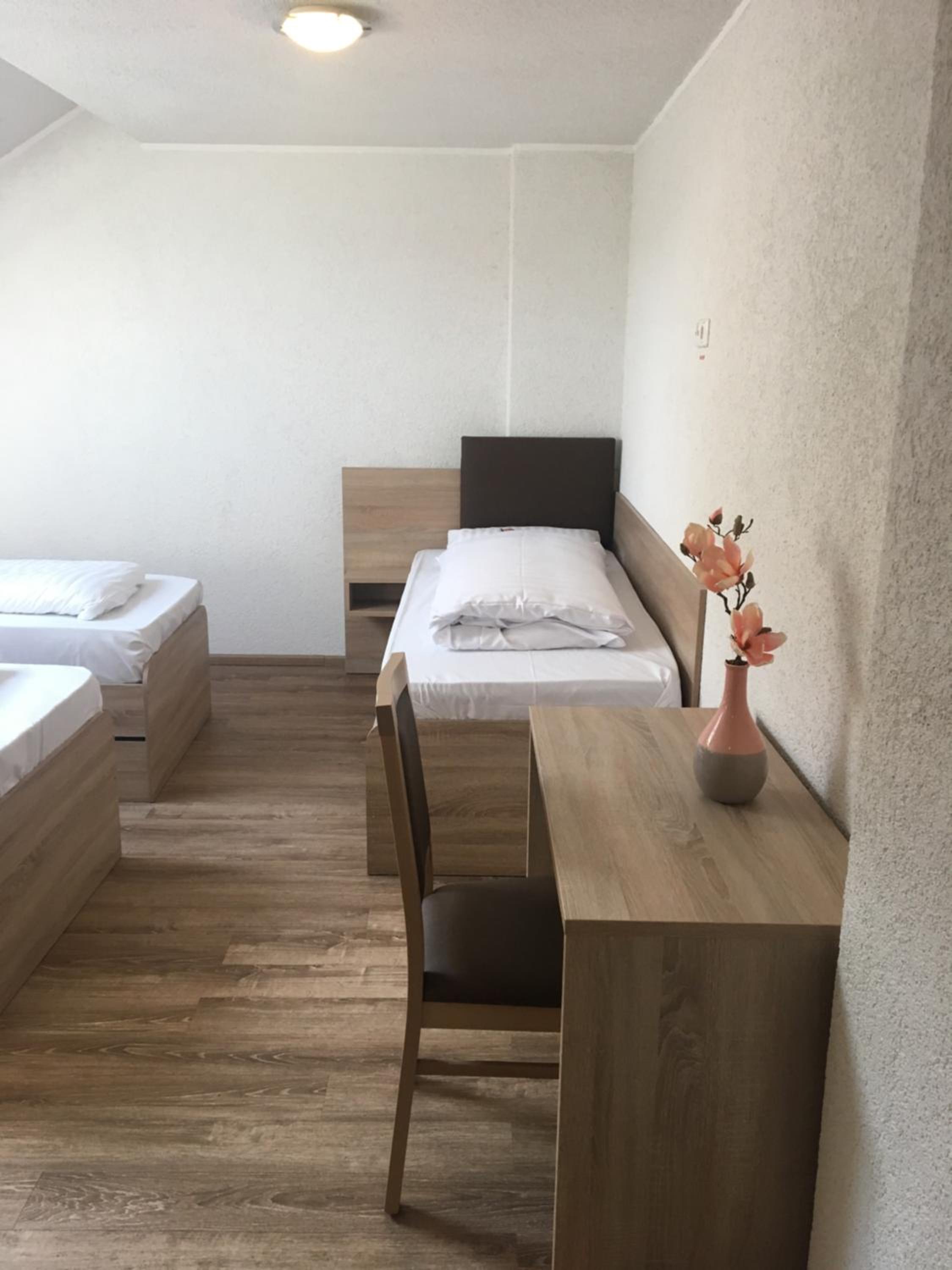 Standard Triple Room - Photo 1