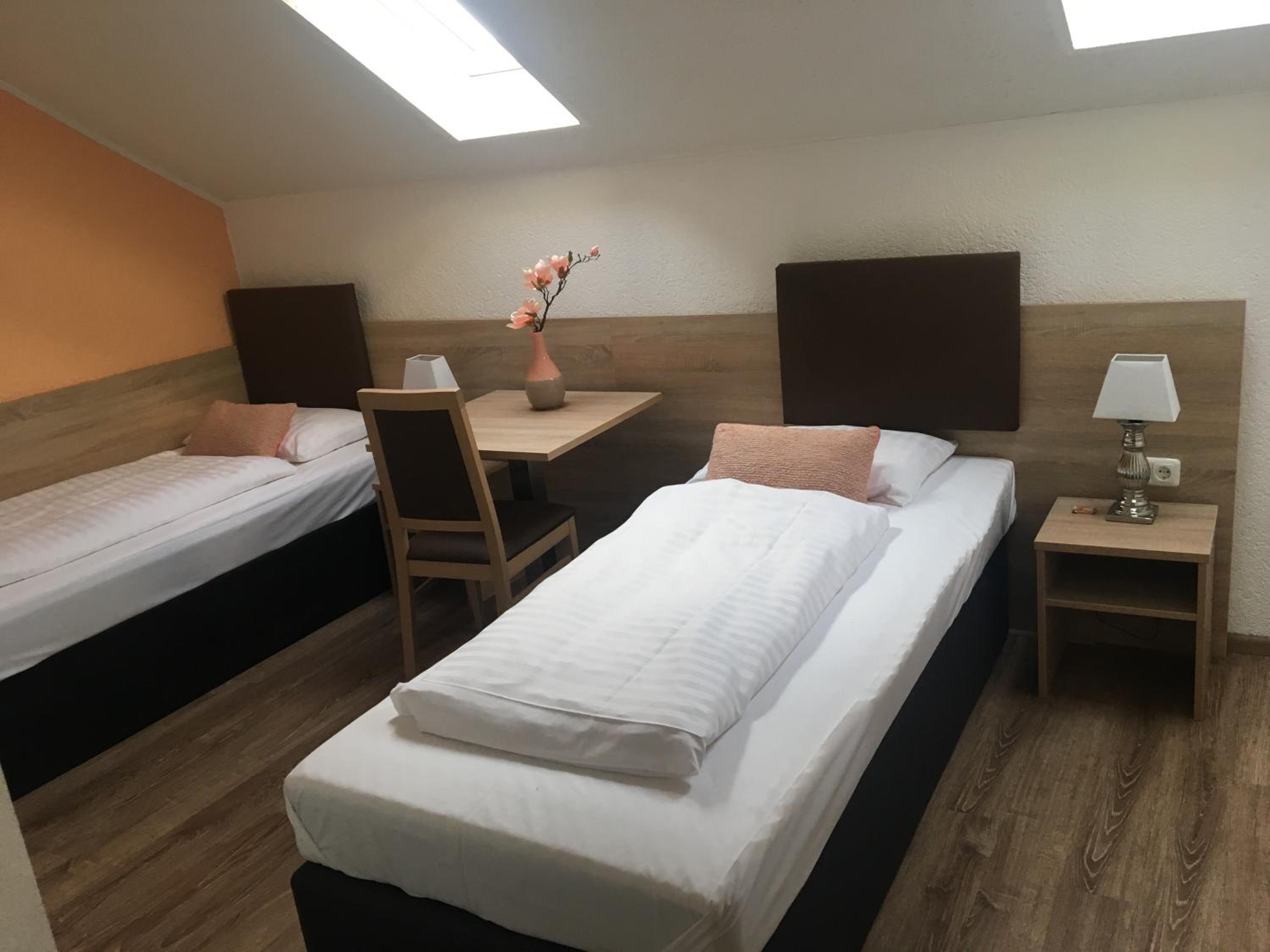 Standard Double or Twin Room - Photo 2