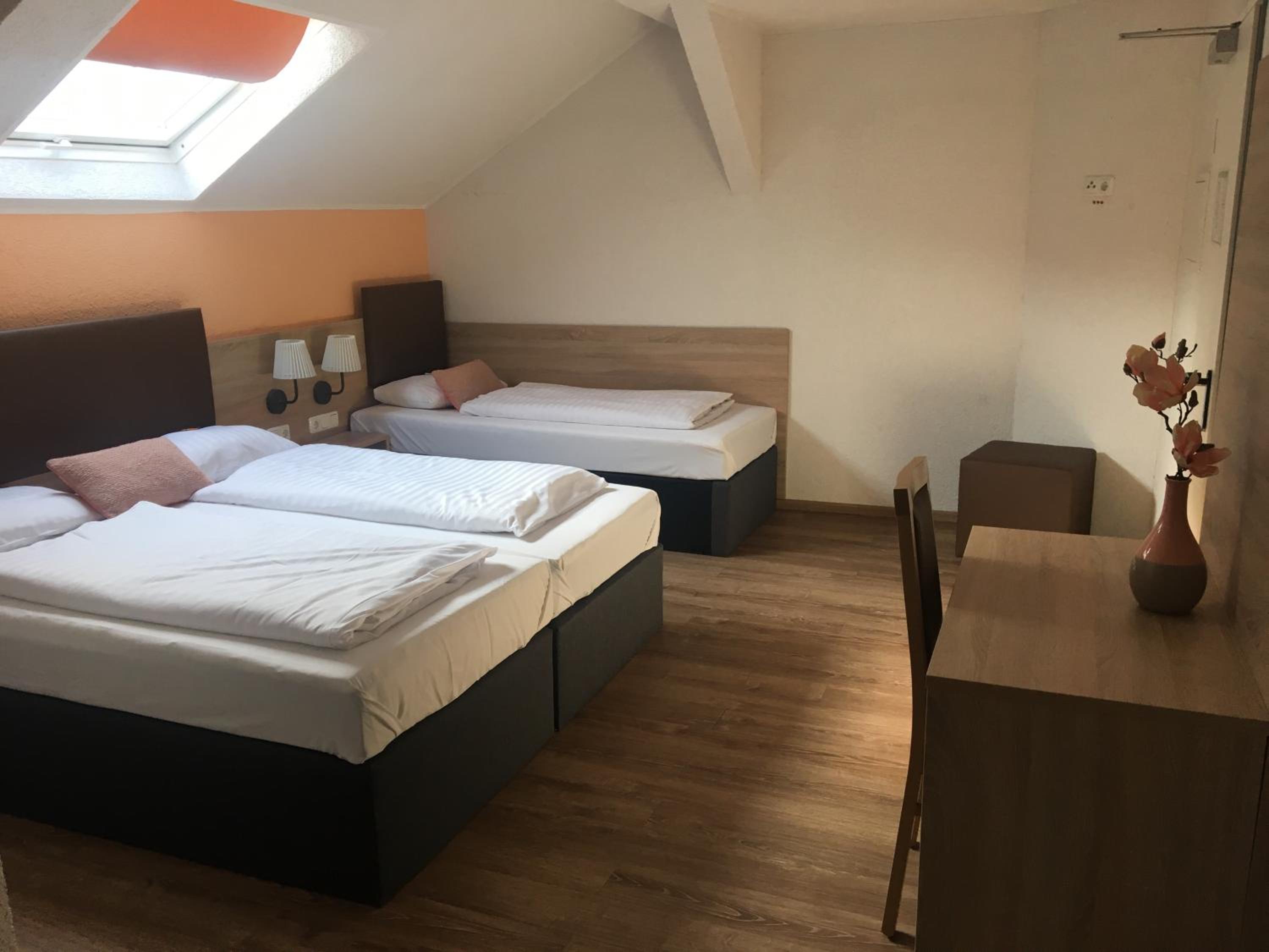 Standard Triple Room - Photo 3