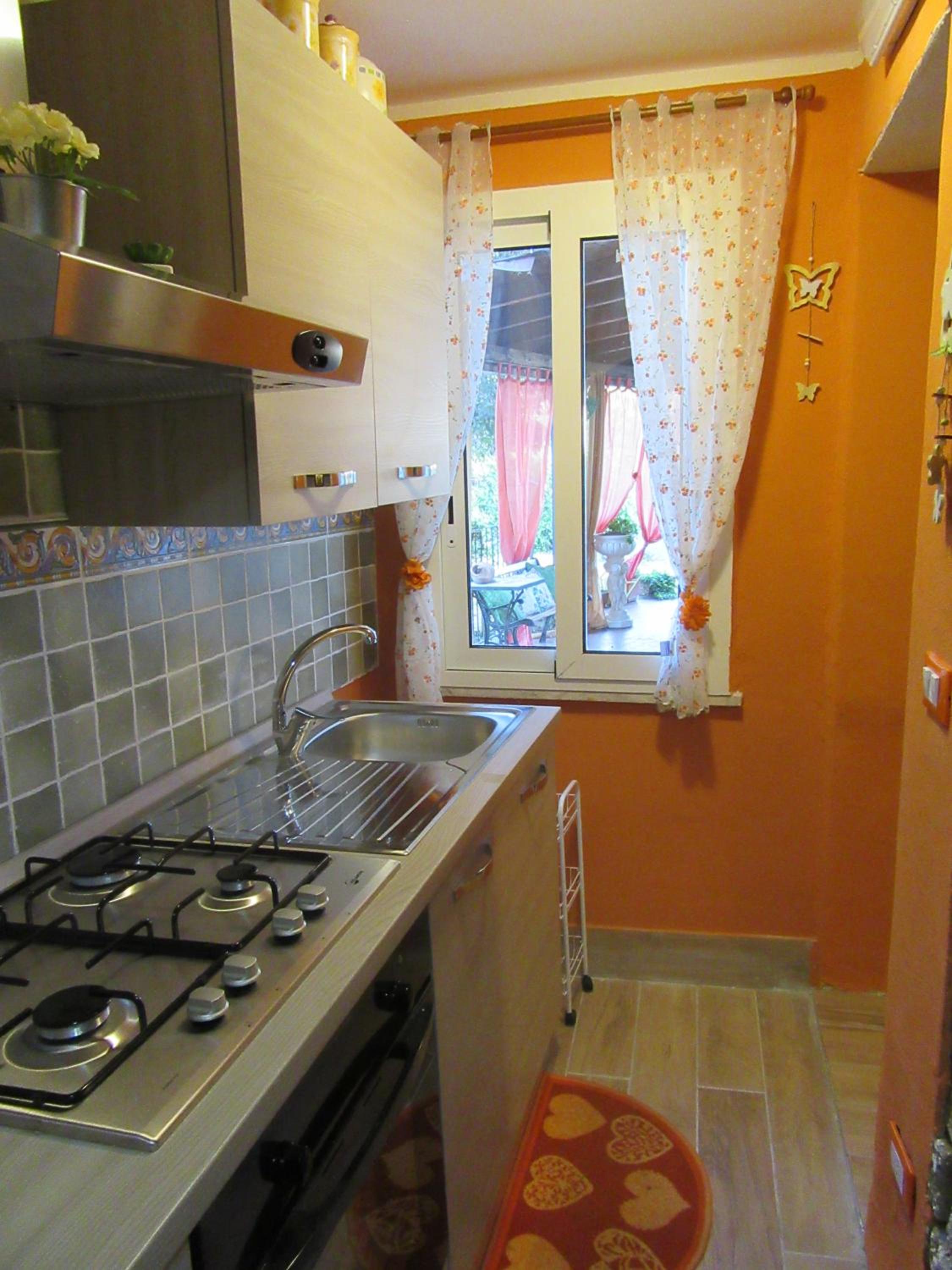 Large Double Room - Photo 8