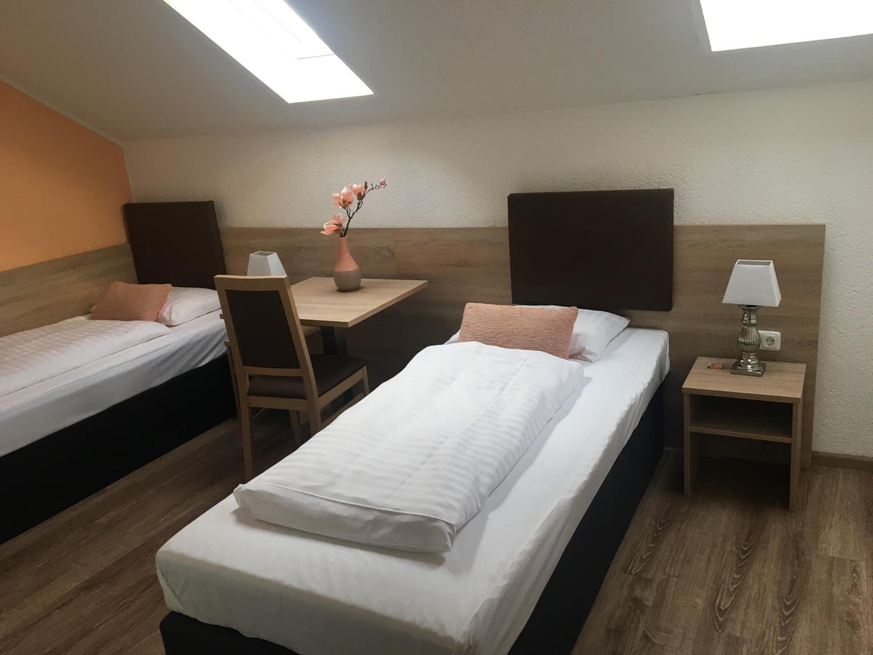 Standard Double or Twin Room - Photo 7
