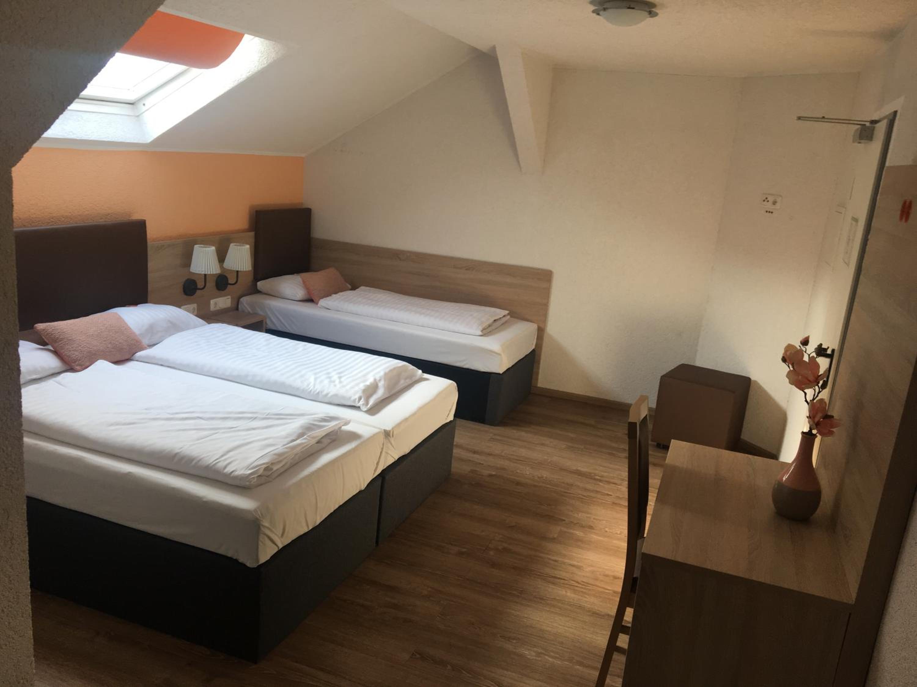 Standard Triple Room - Photo 5