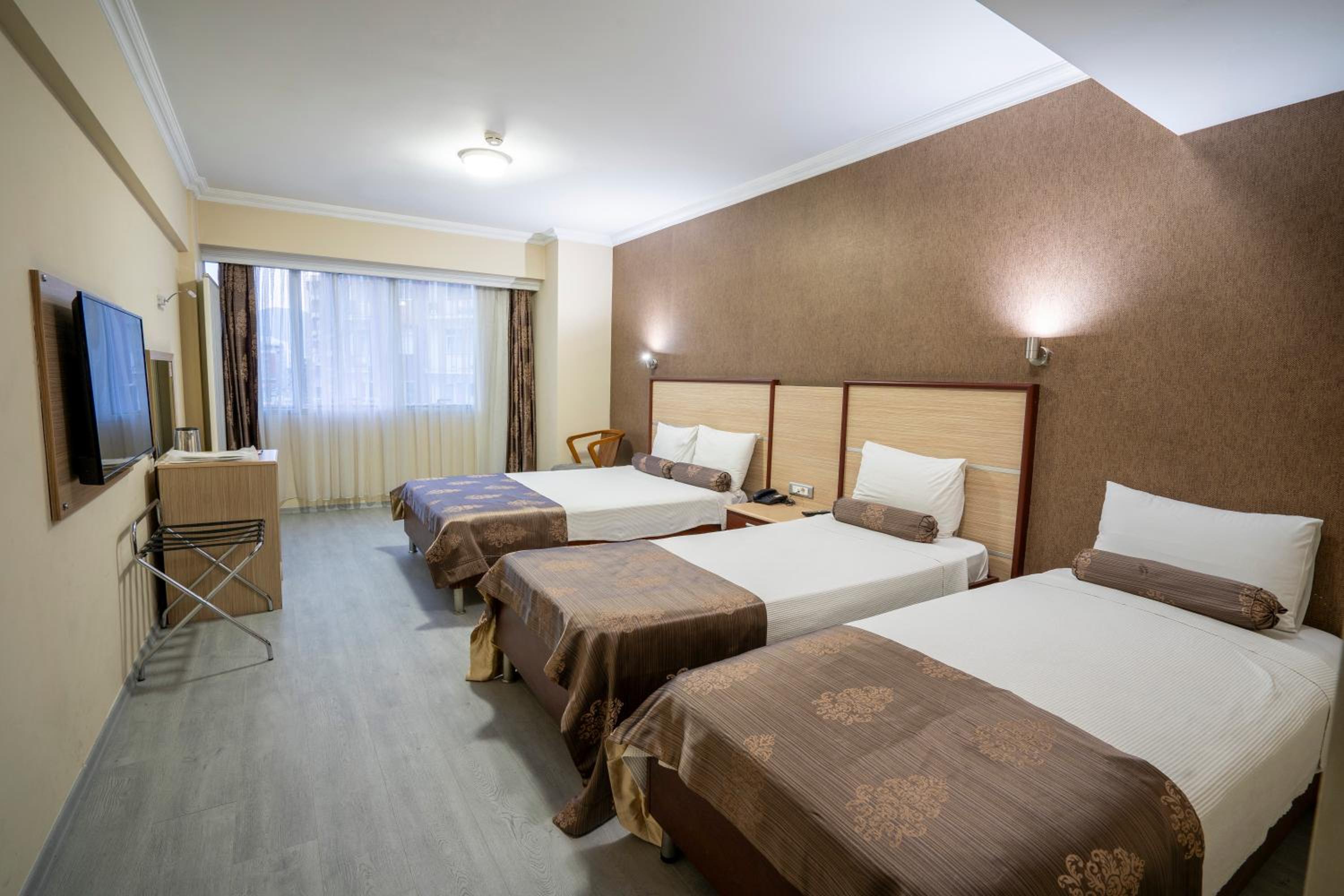 Large Double or Twin Room