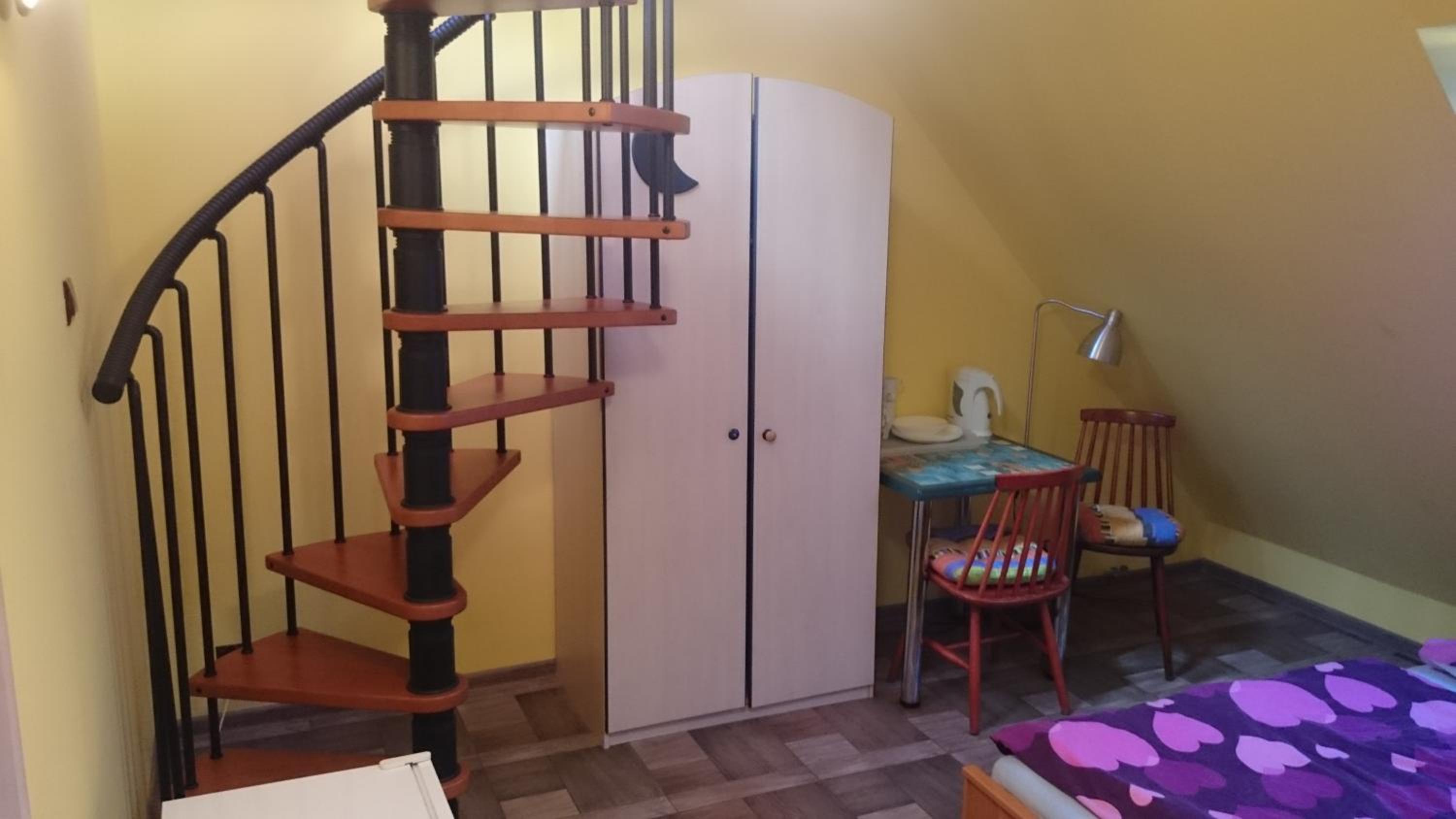 Family Room with Mezzanine photo 3