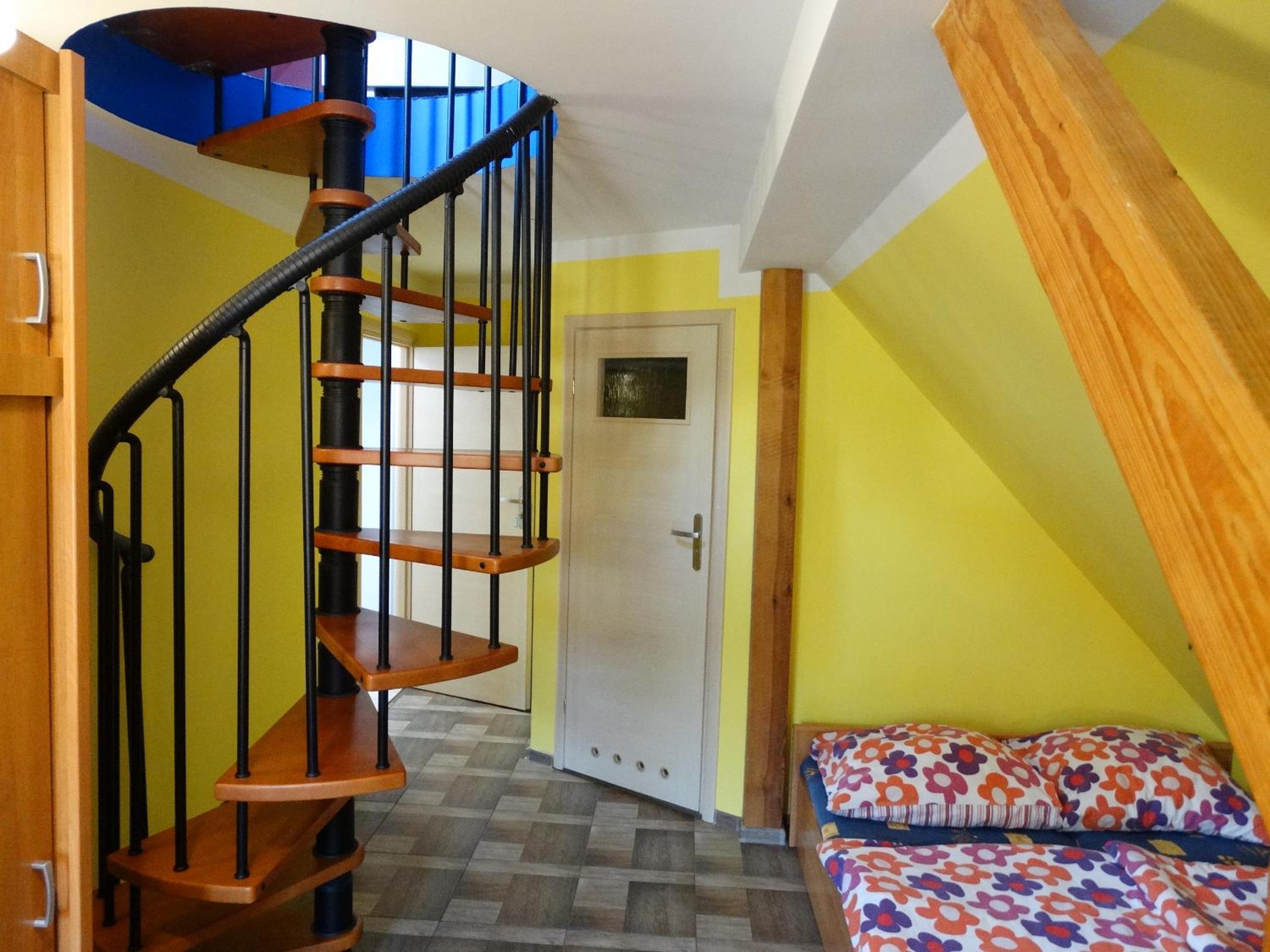 Family Room with Mezzanine photo 3