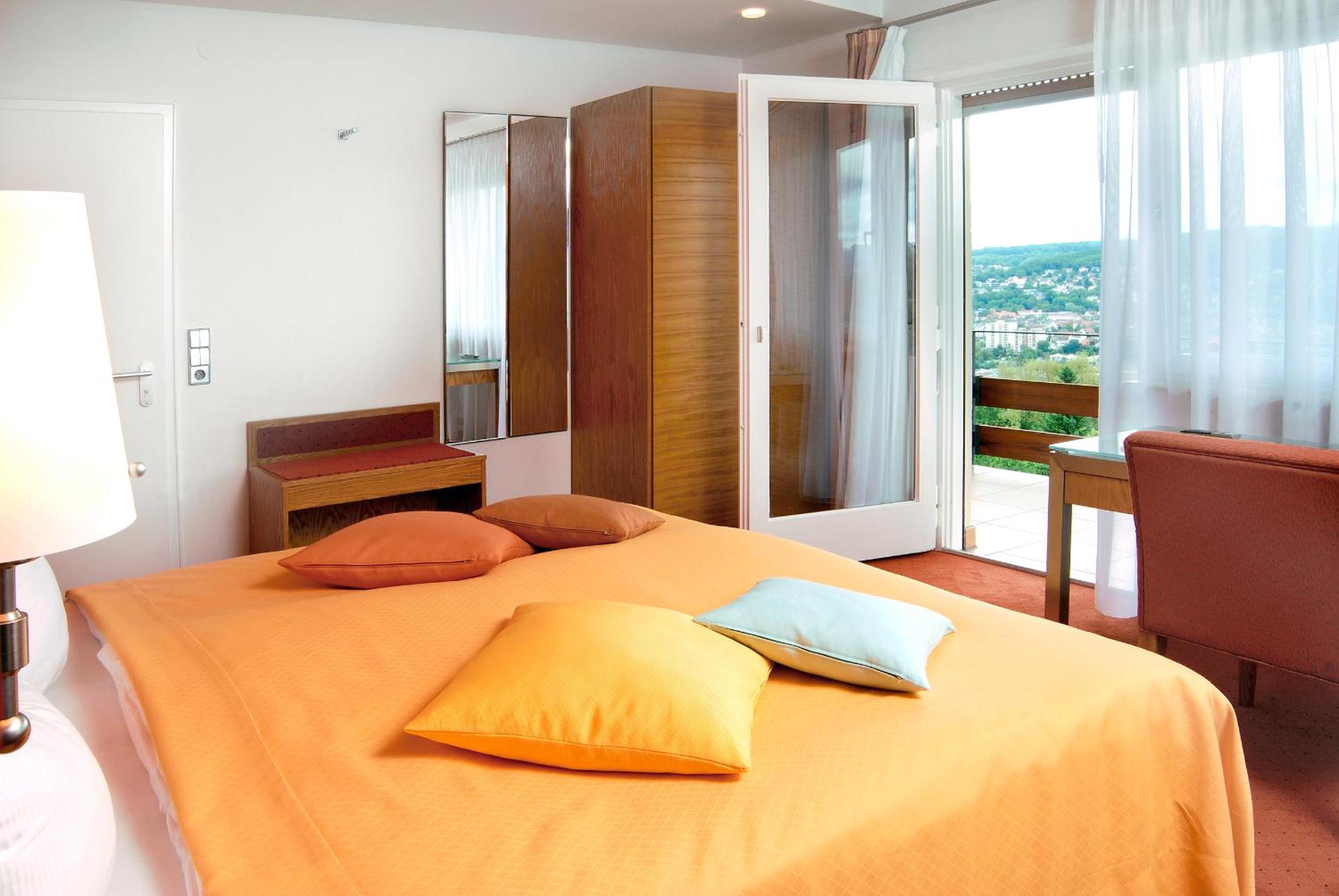Double or Twin Room with Balcony photo 2