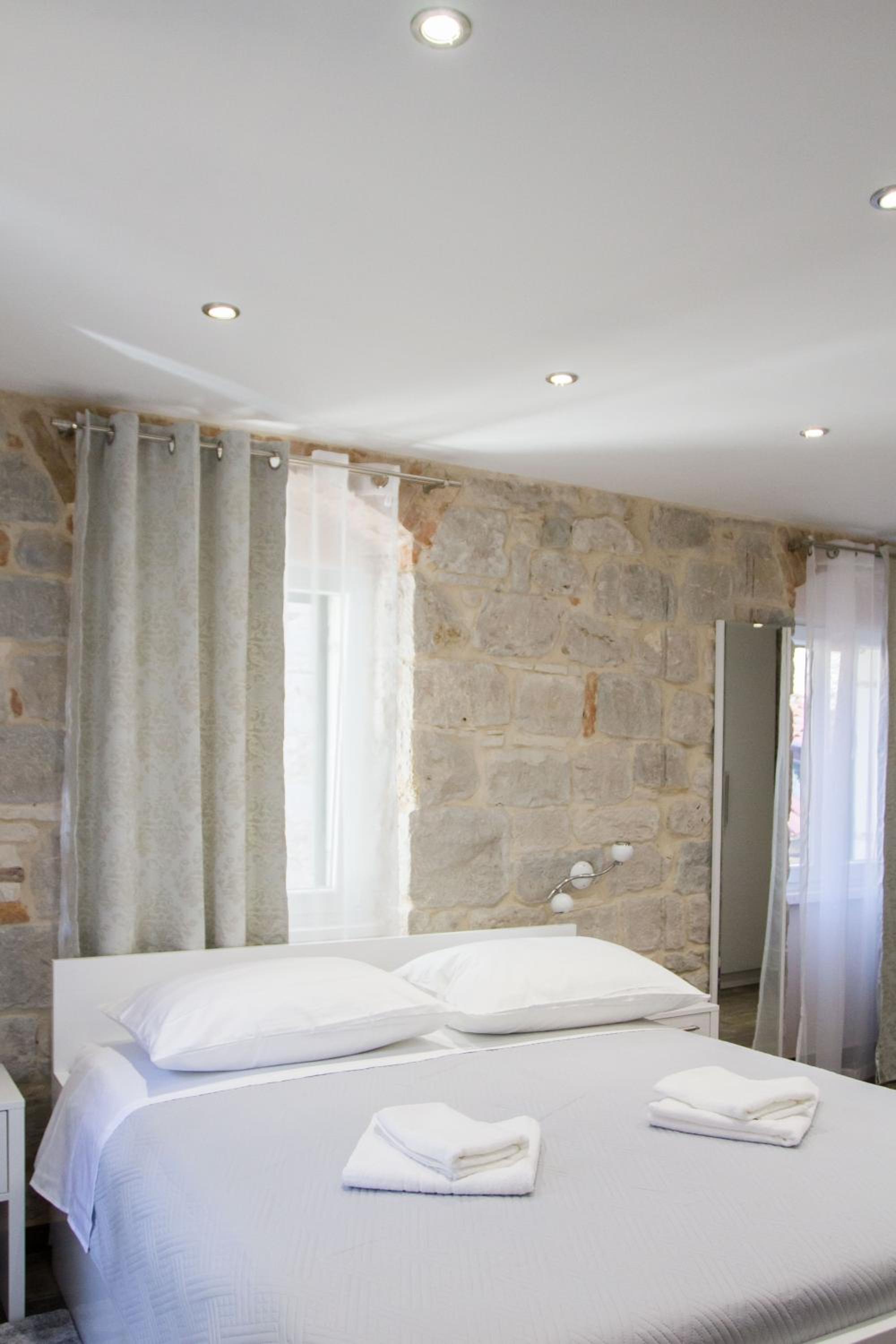 Superior King Room - Photo 30