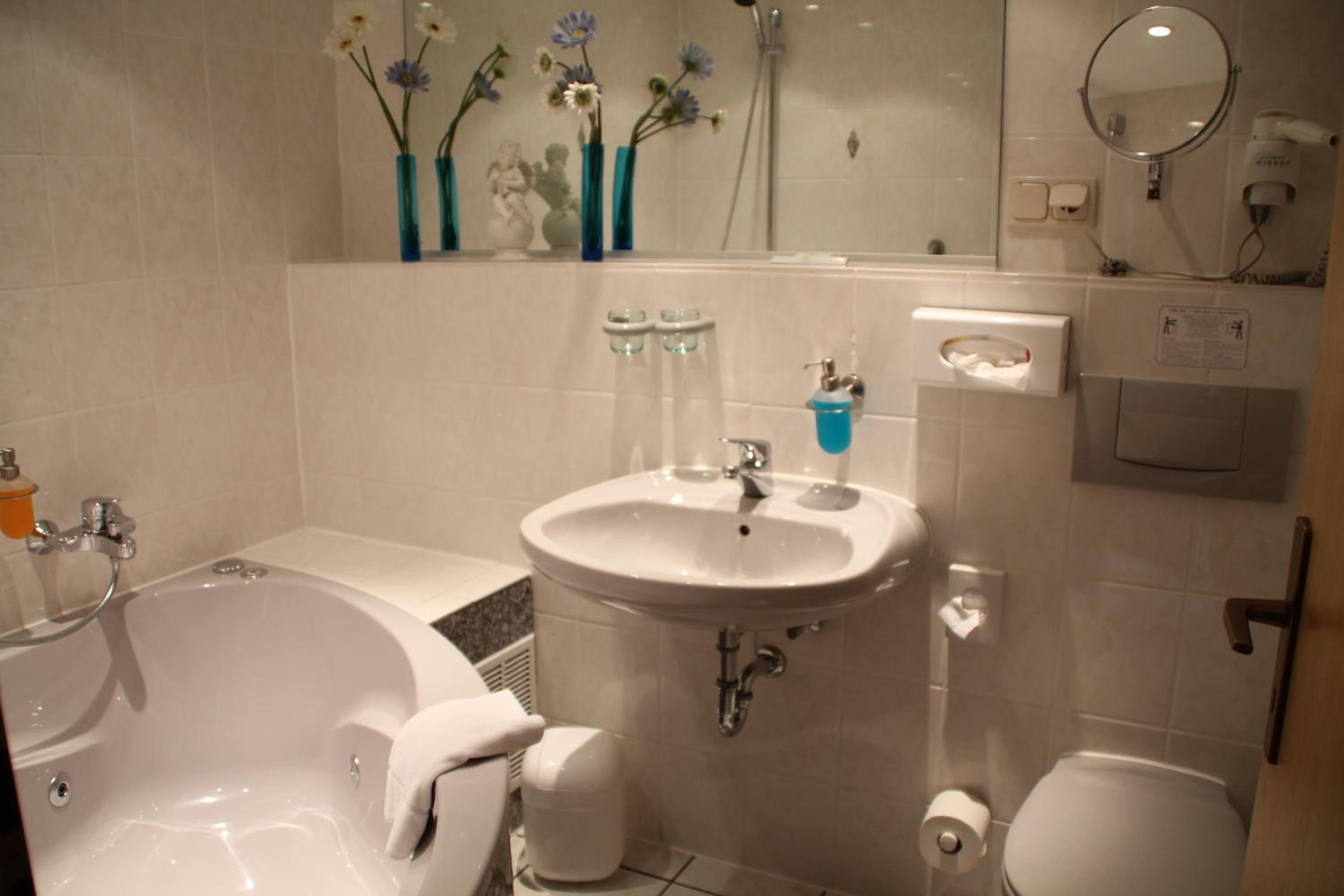 Quadruple Room - Photo 3