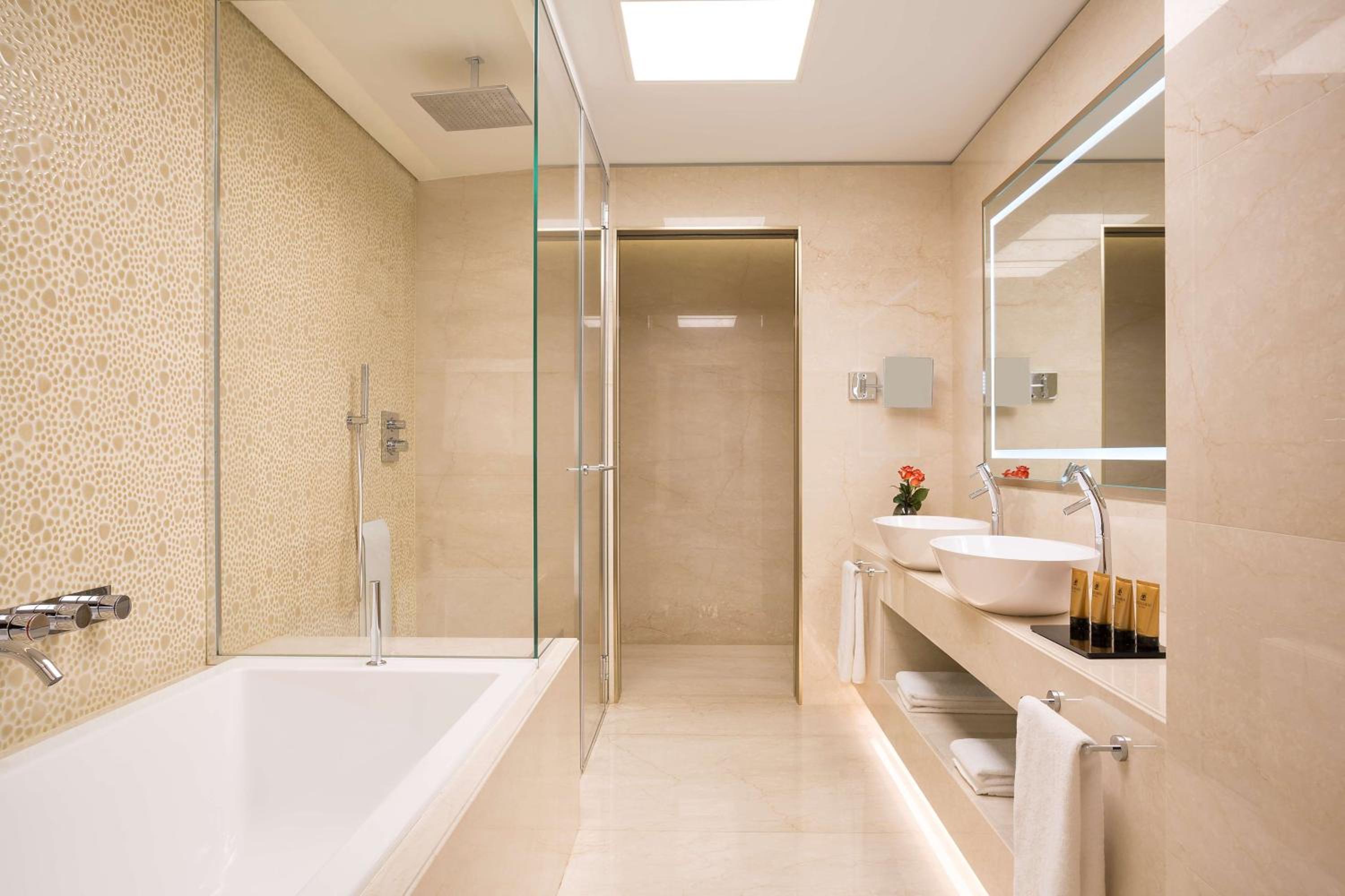 Signature Suite