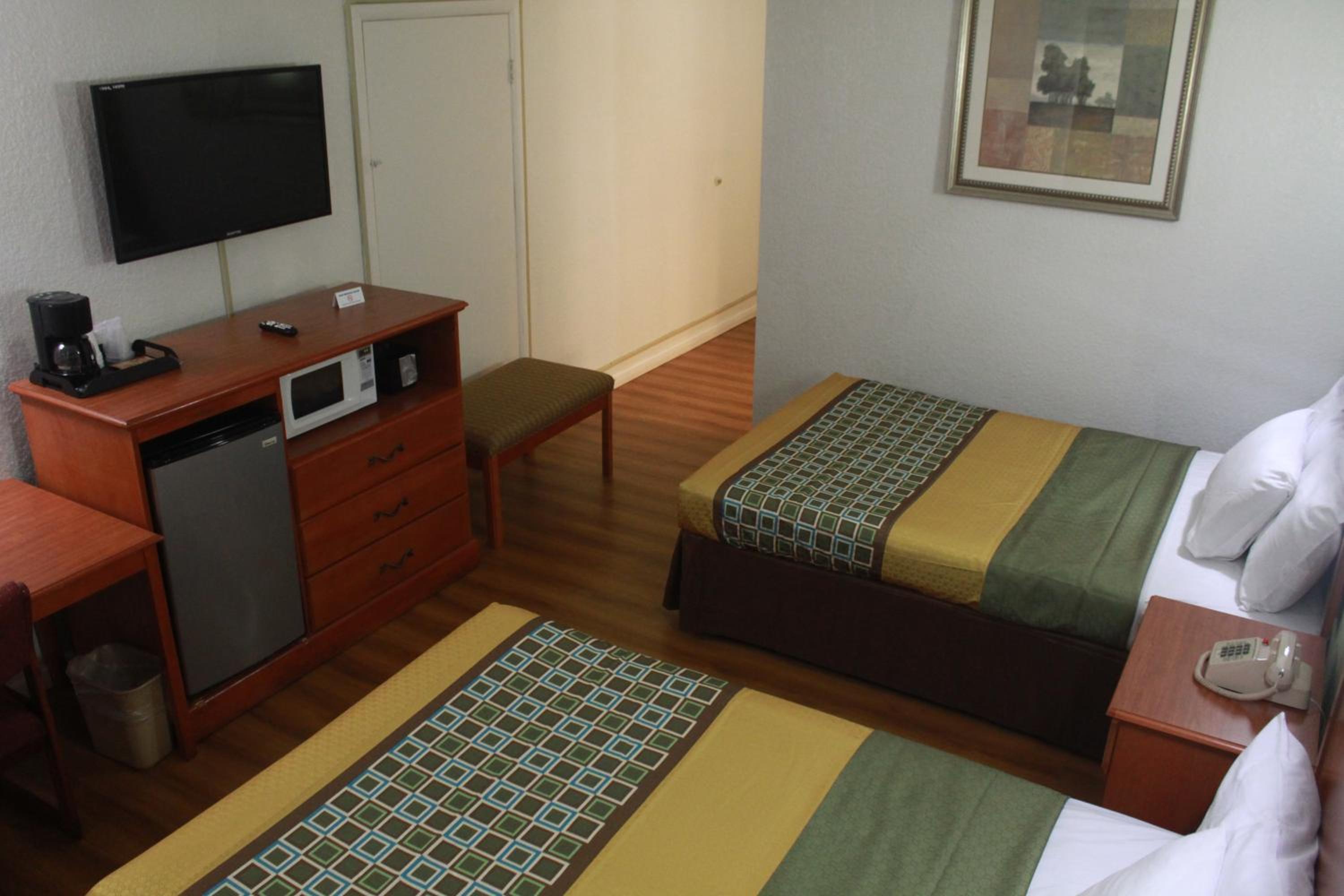 Double Room with Two Double Beds - Non-Smoking photo 2
