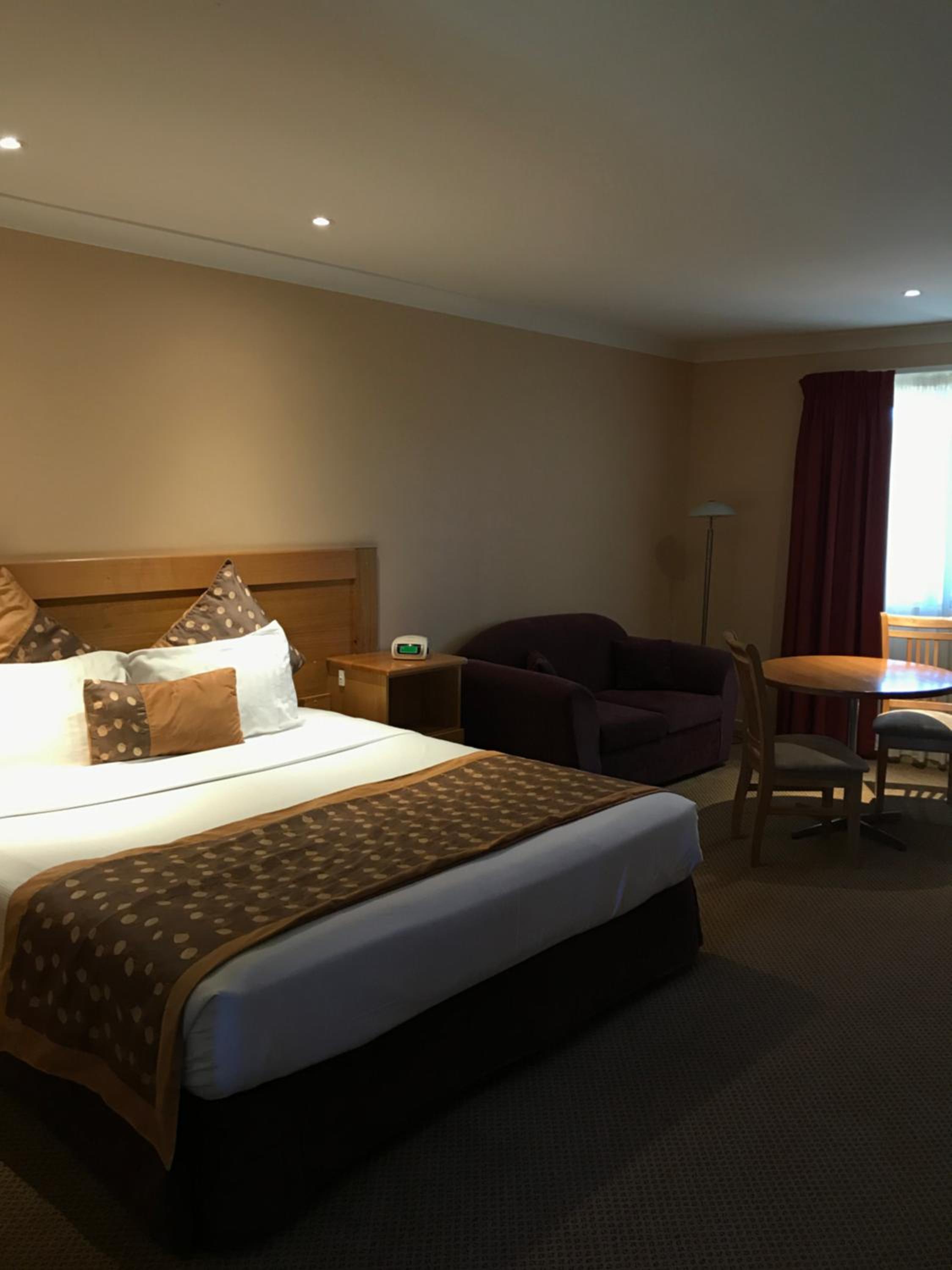 King Room with Spa Bath - Photo 4