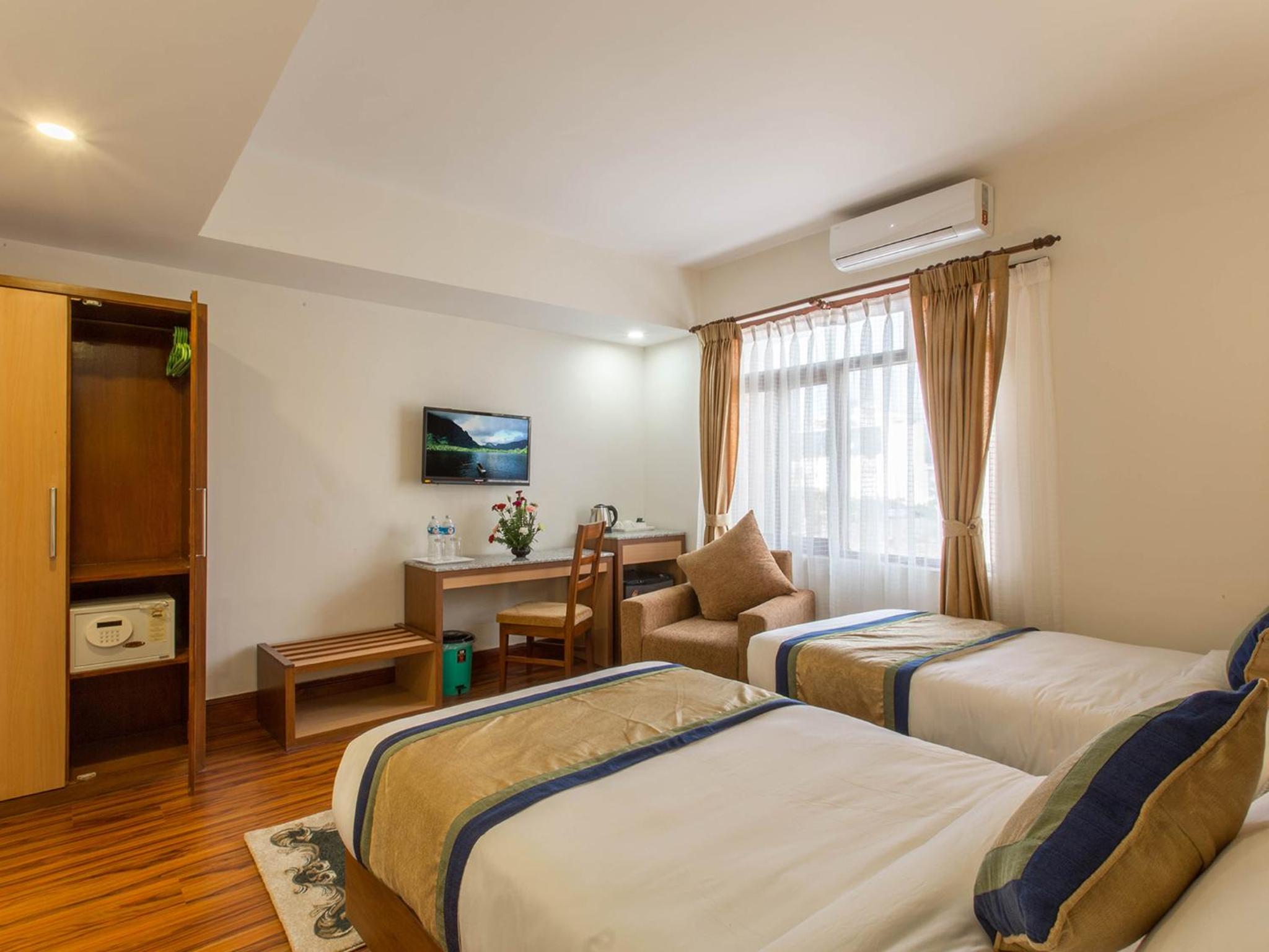 Deluxe Twin Room - Free Airport Pickup photo 3