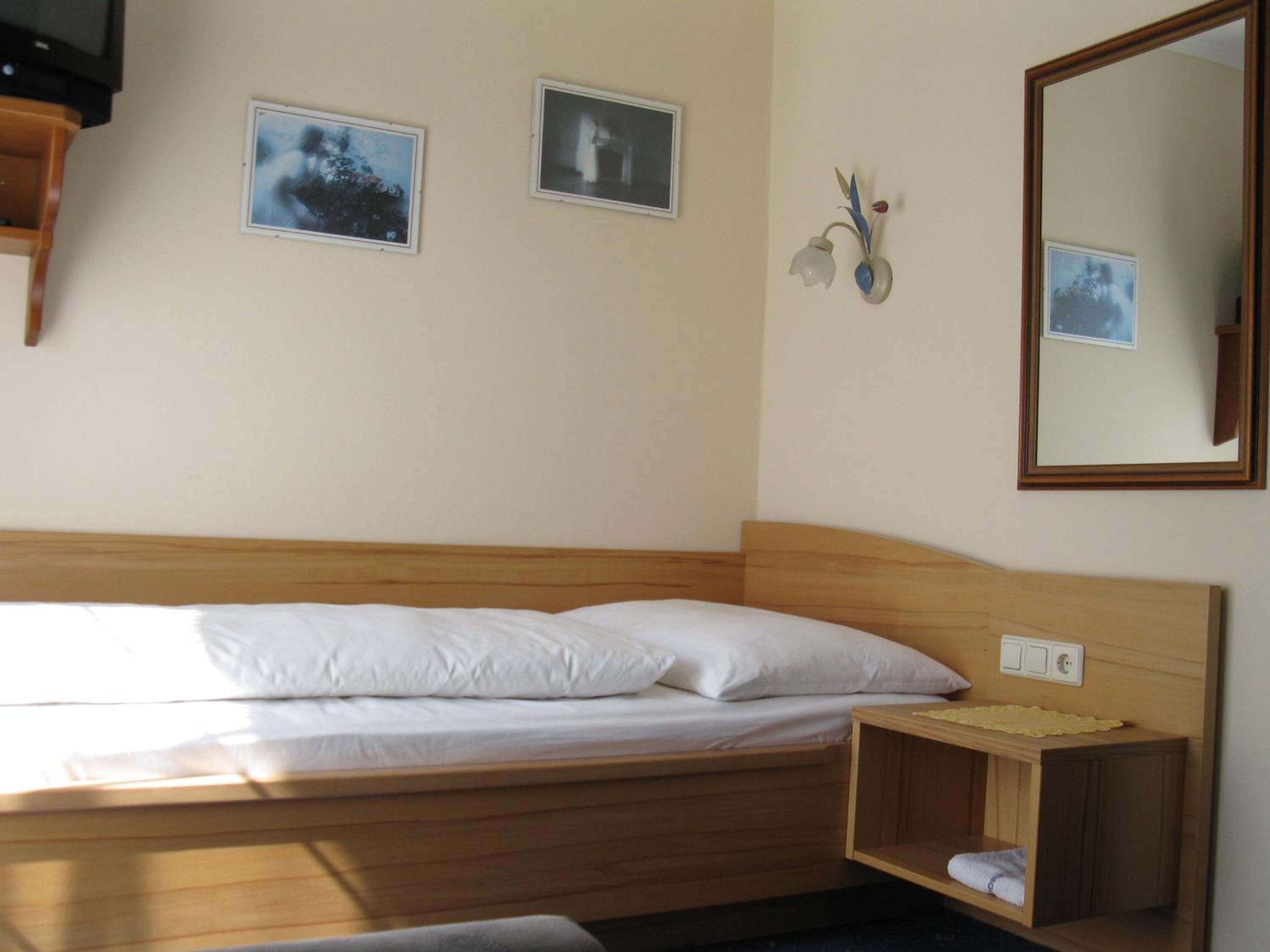 Single Room photo 2