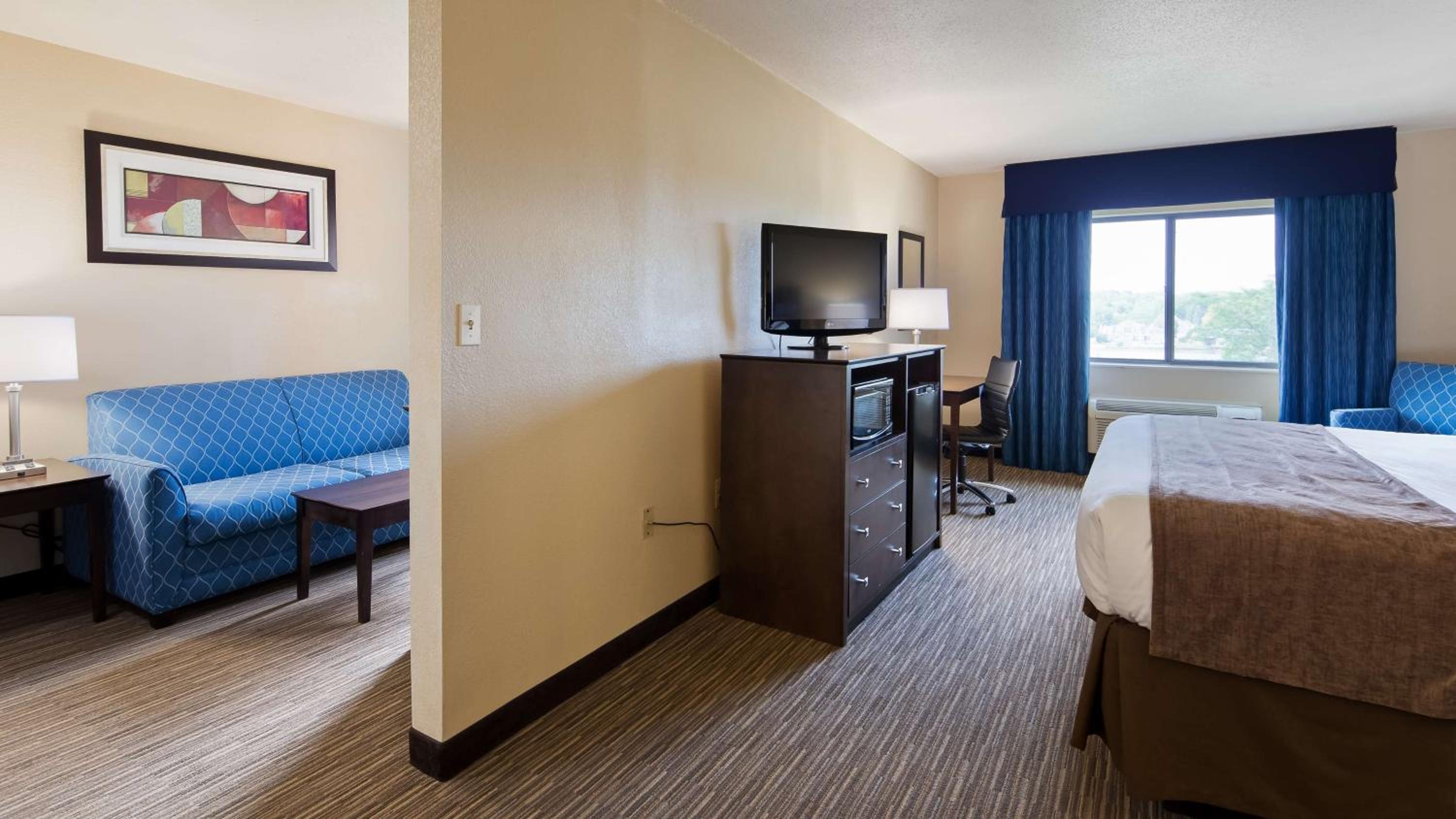 King Suite with River View  photo 1