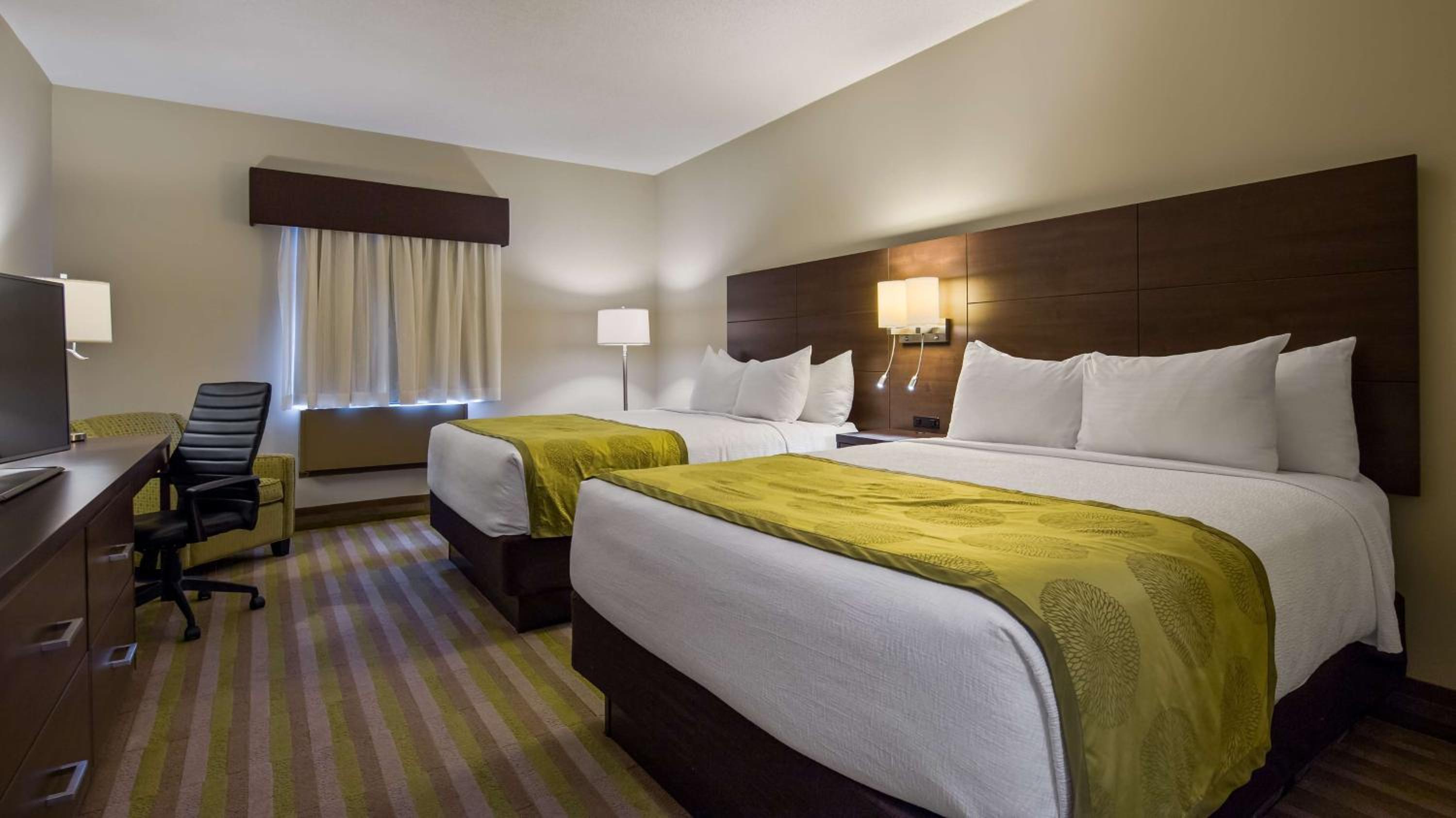Queen Room with Two Queen Beds - Non-Smoking