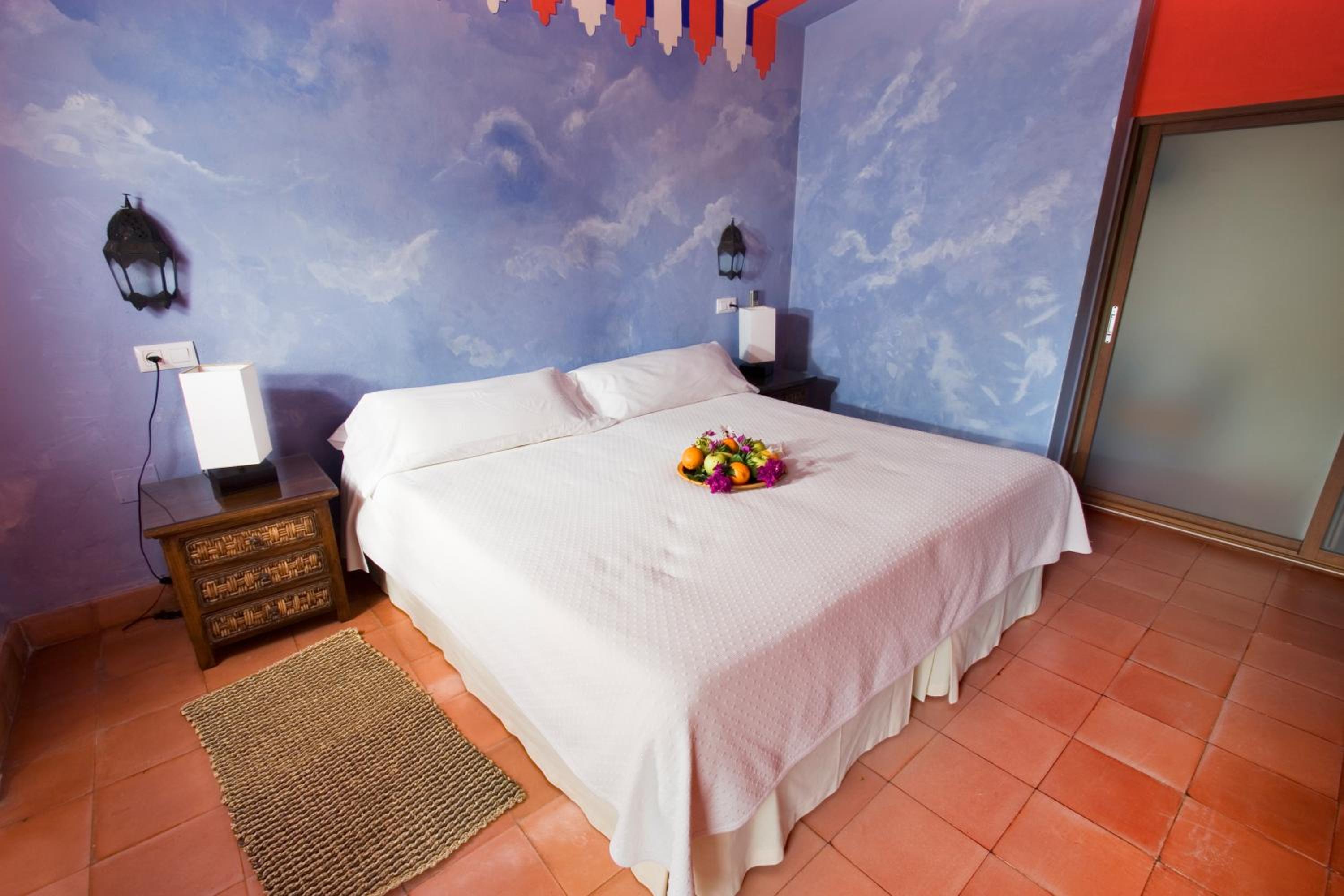 Double Room - Photo 8