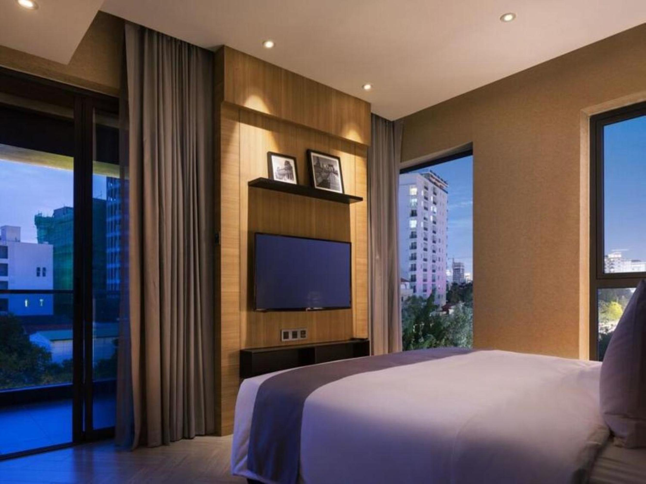 Two-Bedroom Suite - Free Mini Bar - Photo 6