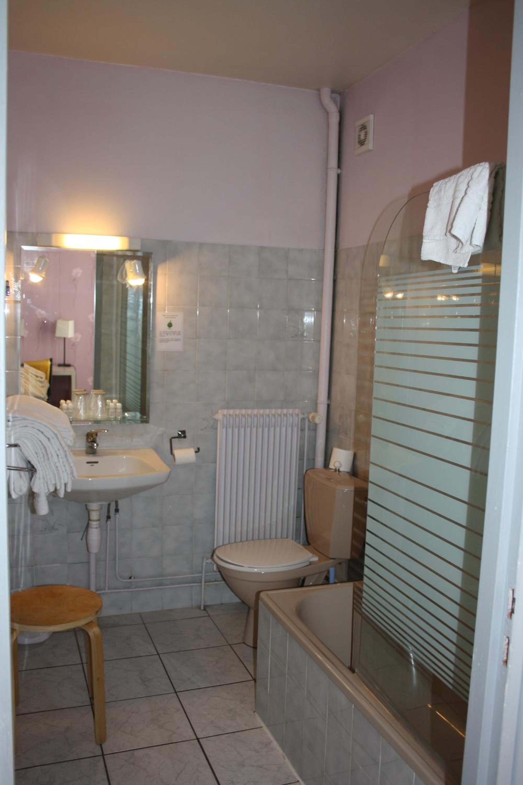 Quadruple Room - Photo 3