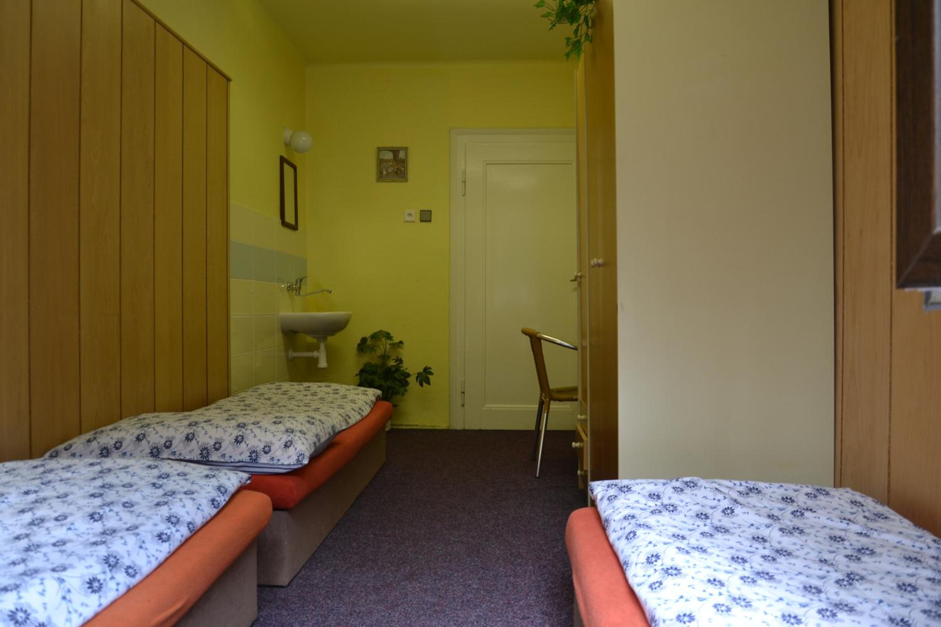 Triple Room with Shared Bathroom photo 2