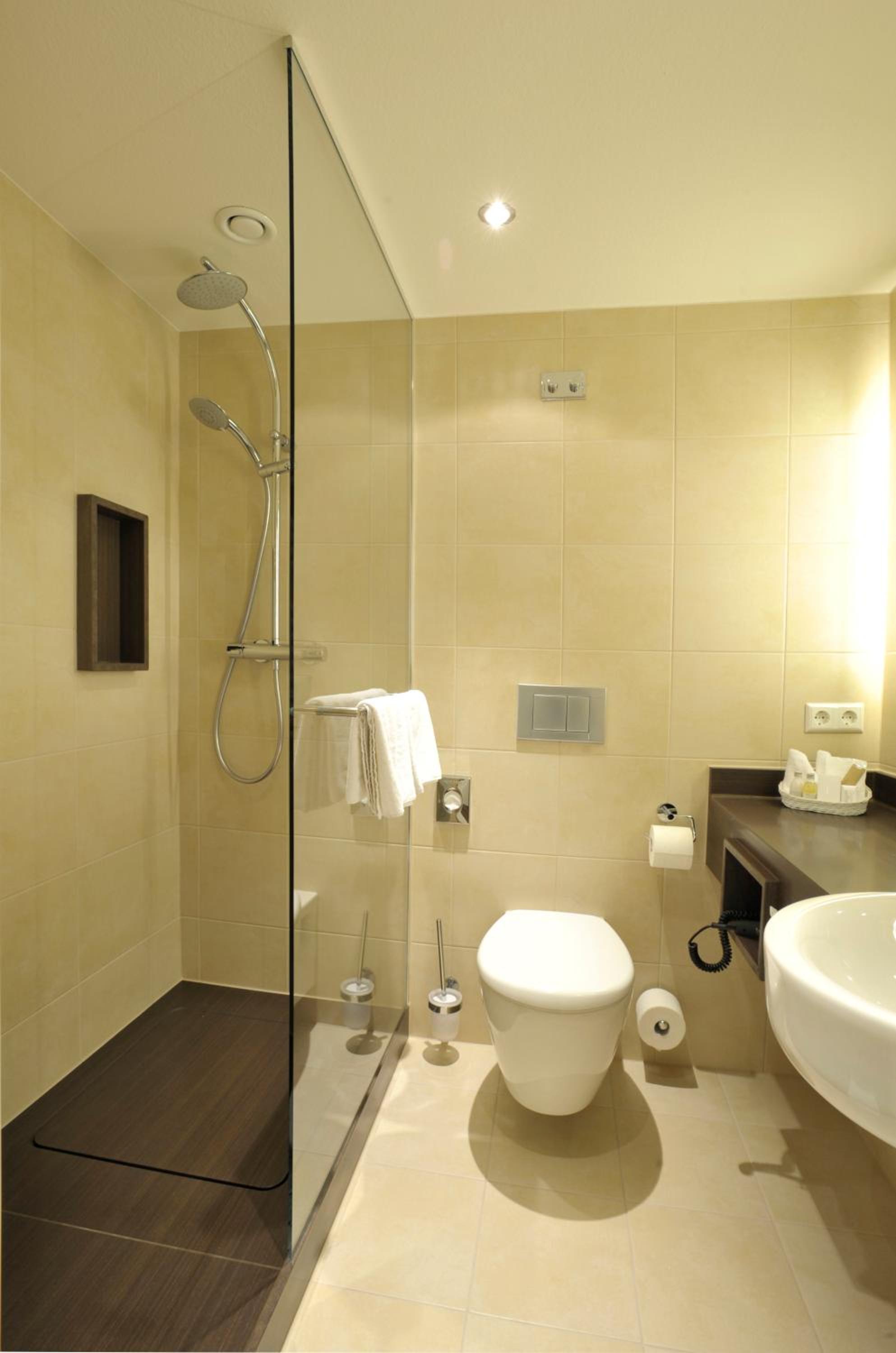 Double Room with City View - Photo 9