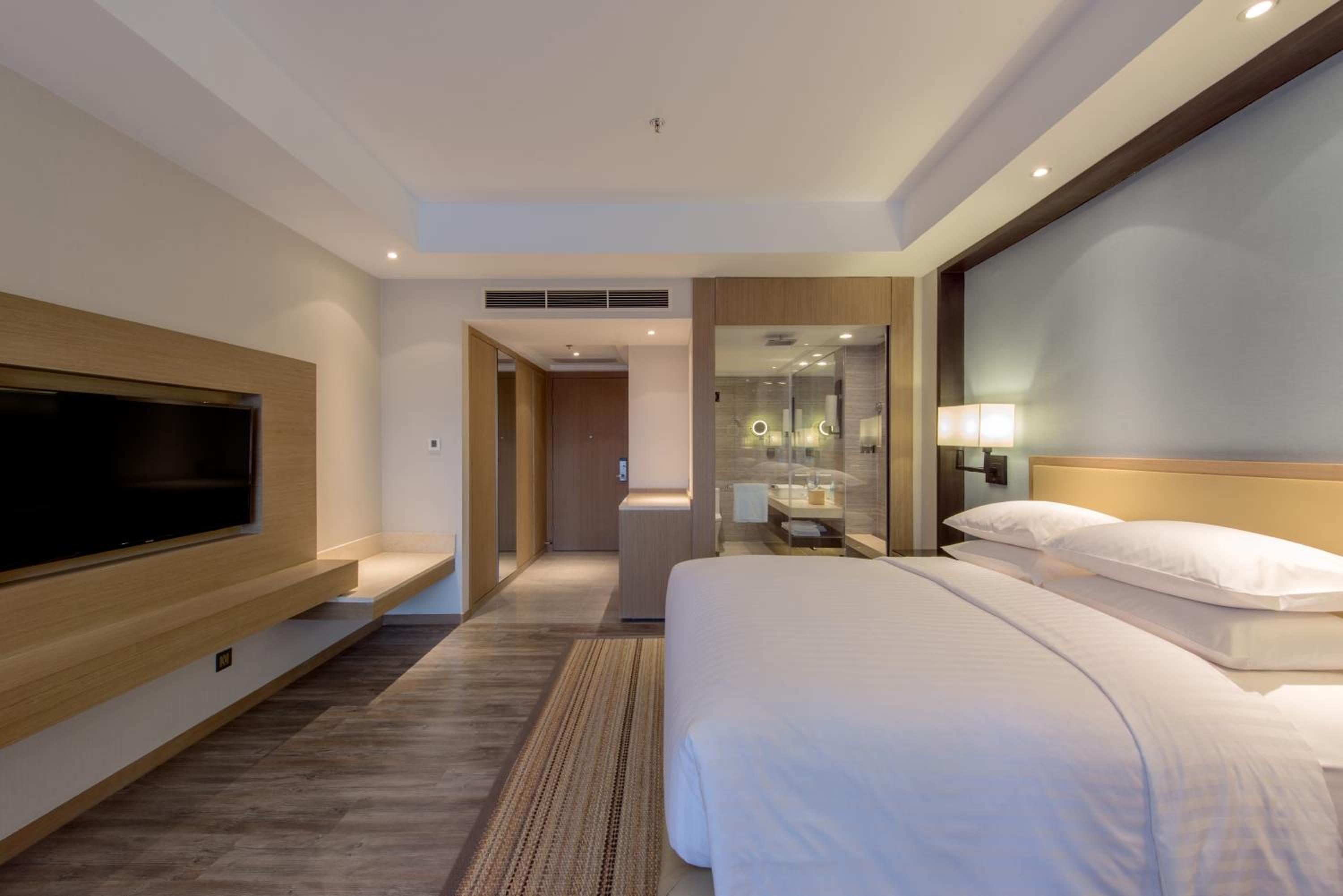 Deluxe Room, Guest room, 1 King photo 1