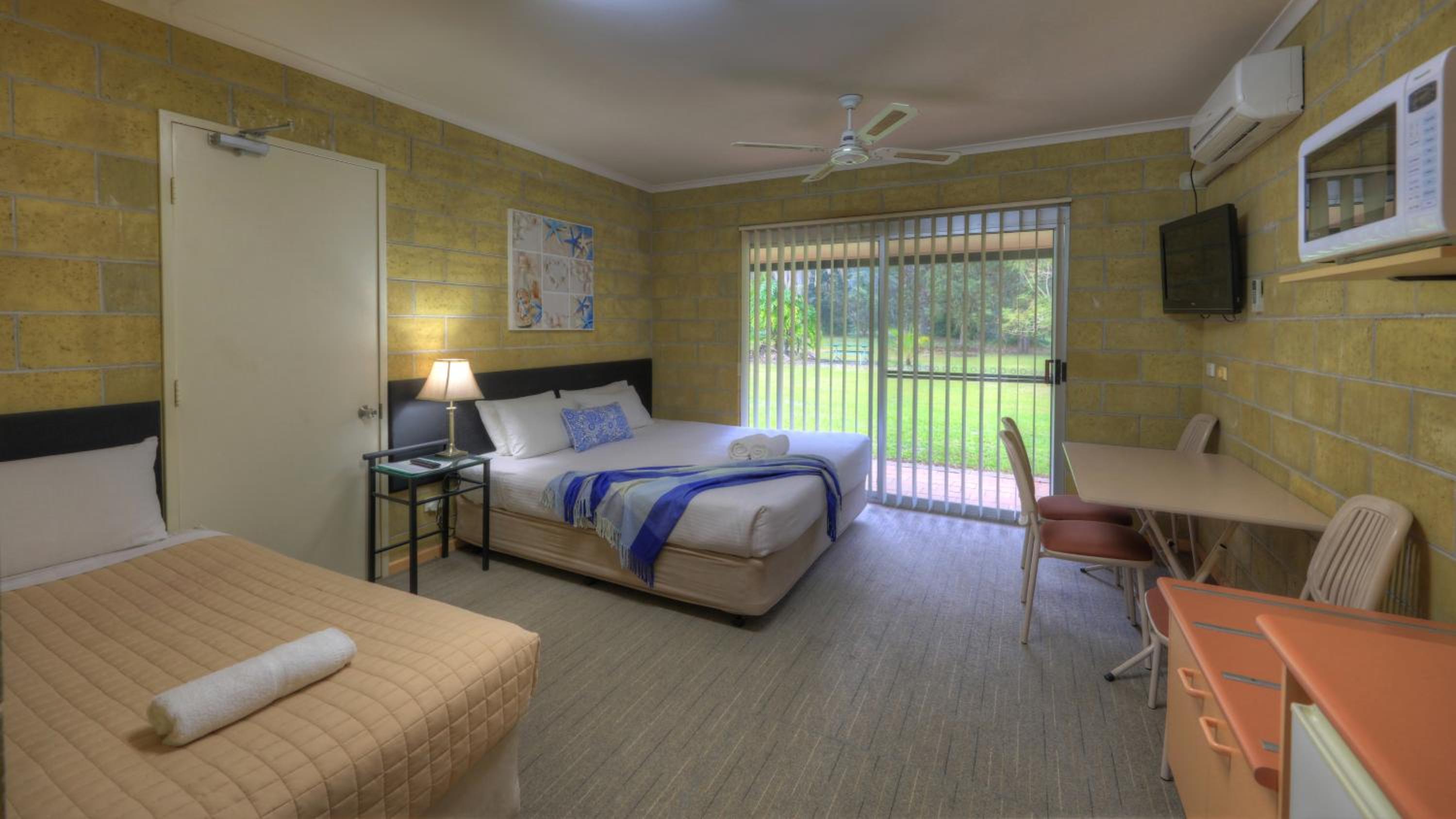 Deluxe King Room - Photo 1