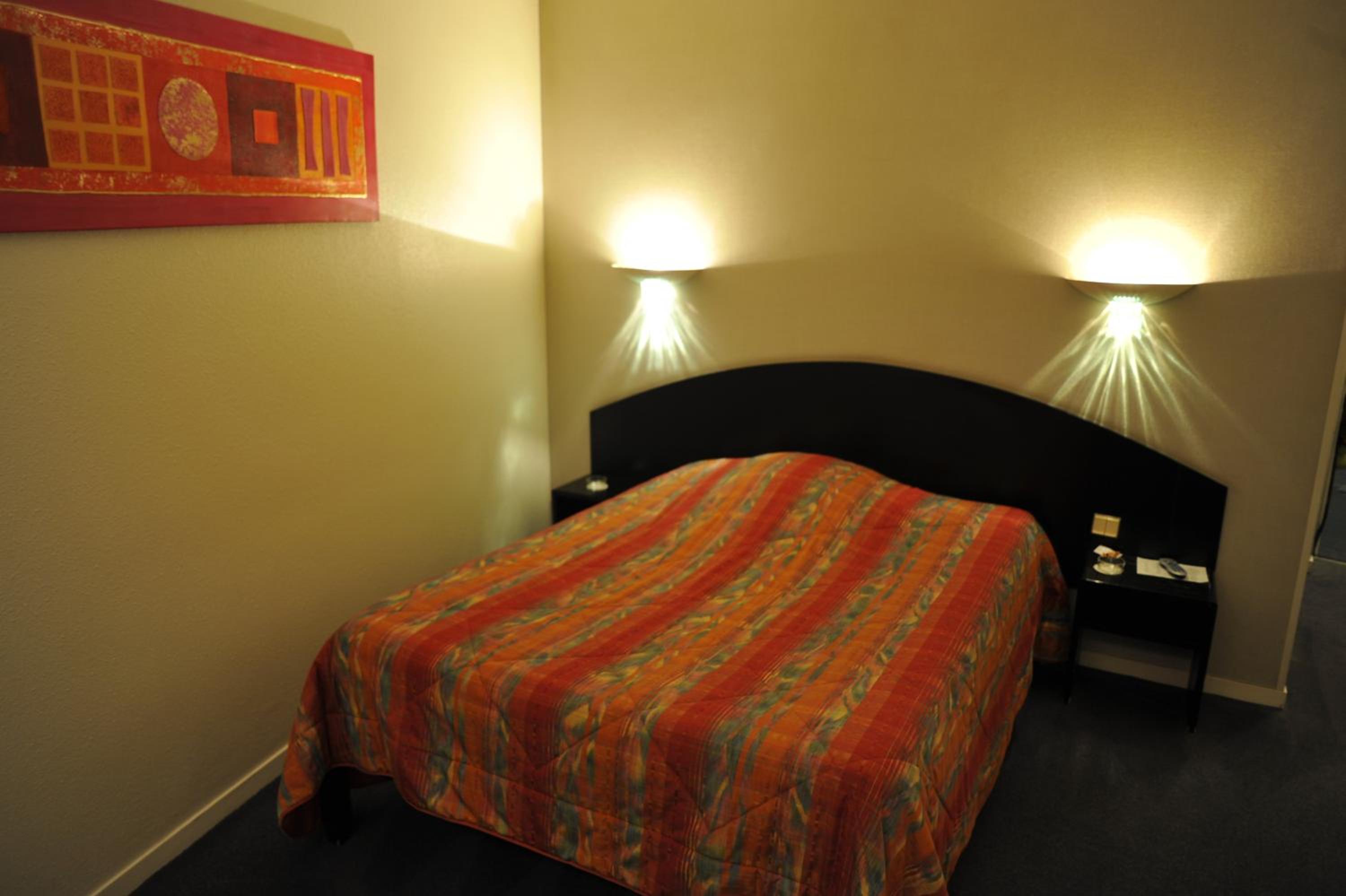 Double Room - Photo 6