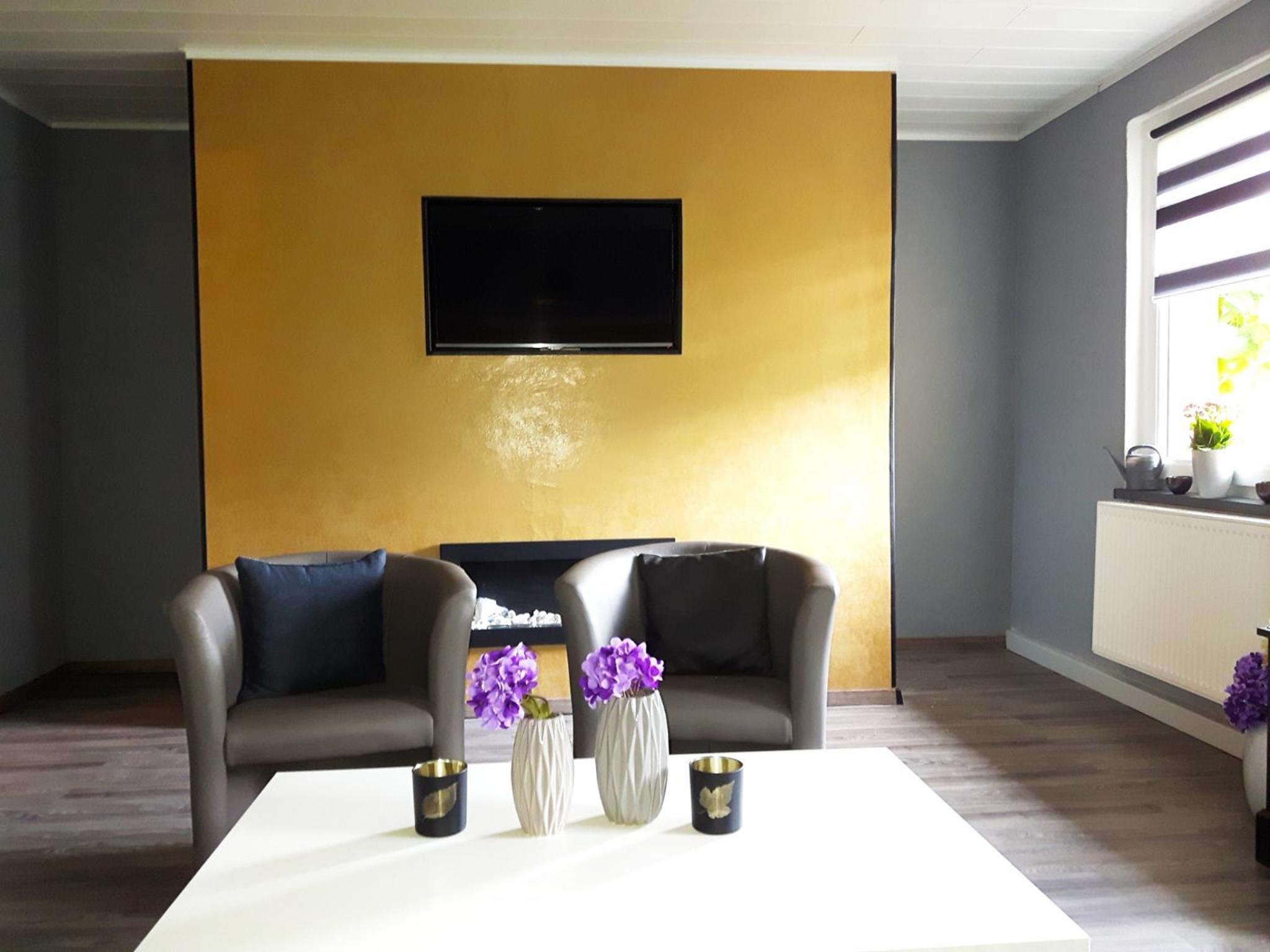 One-Bedroom Apartment - Photo 3