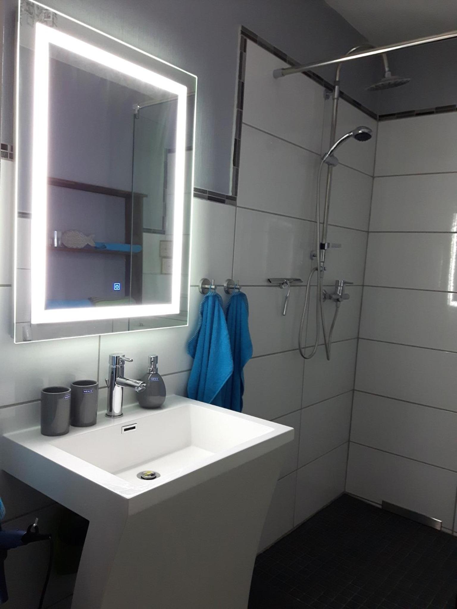 One-Bedroom Apartment - Photo 6