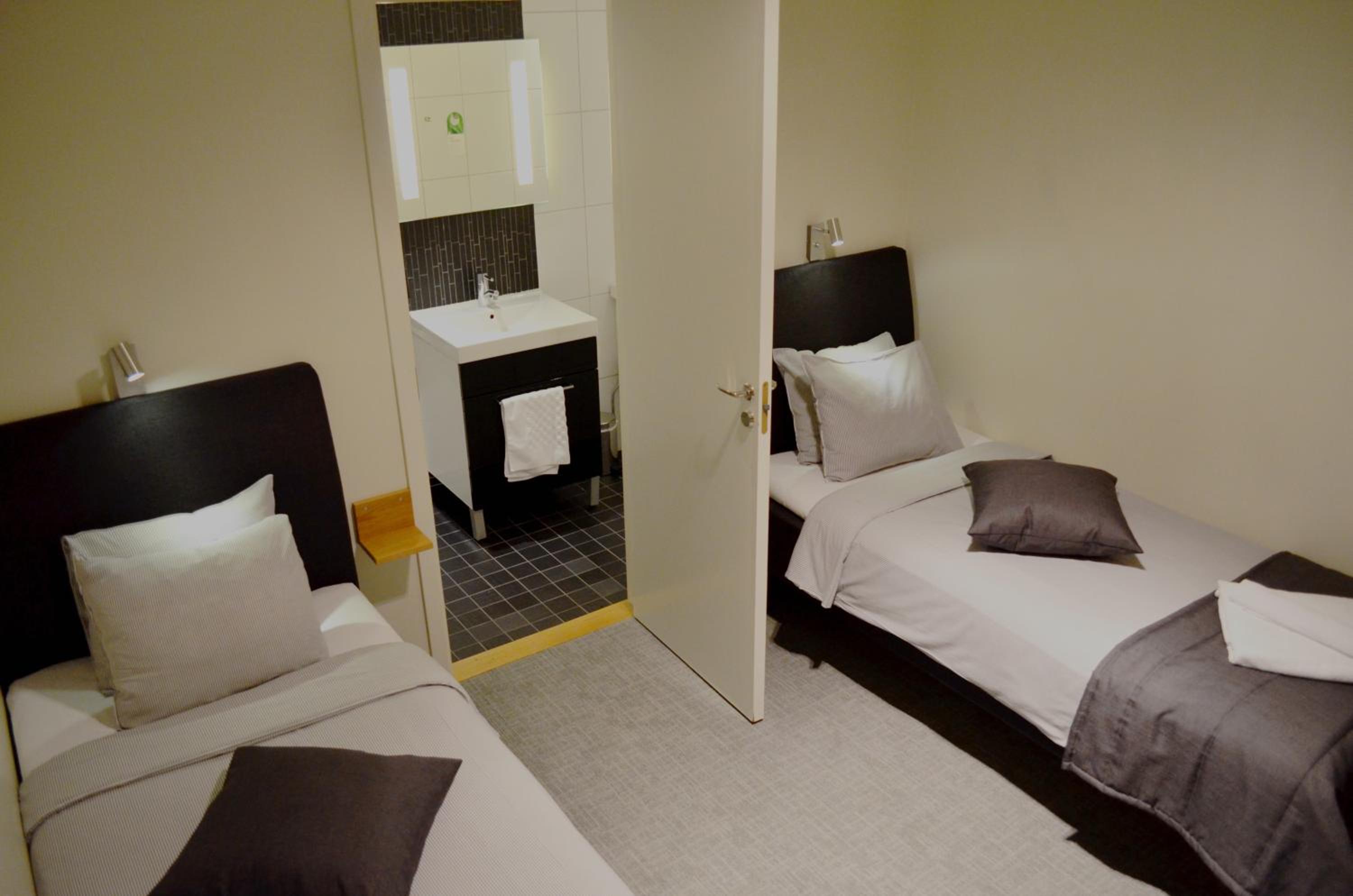 Moderate Twin Room without Window photo 3
