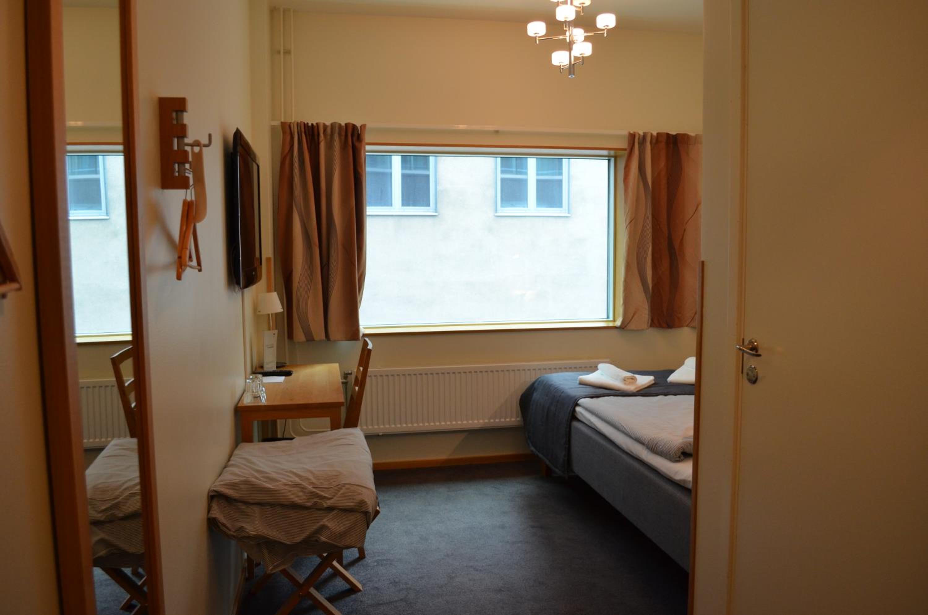 Standard Queen Room photo 2