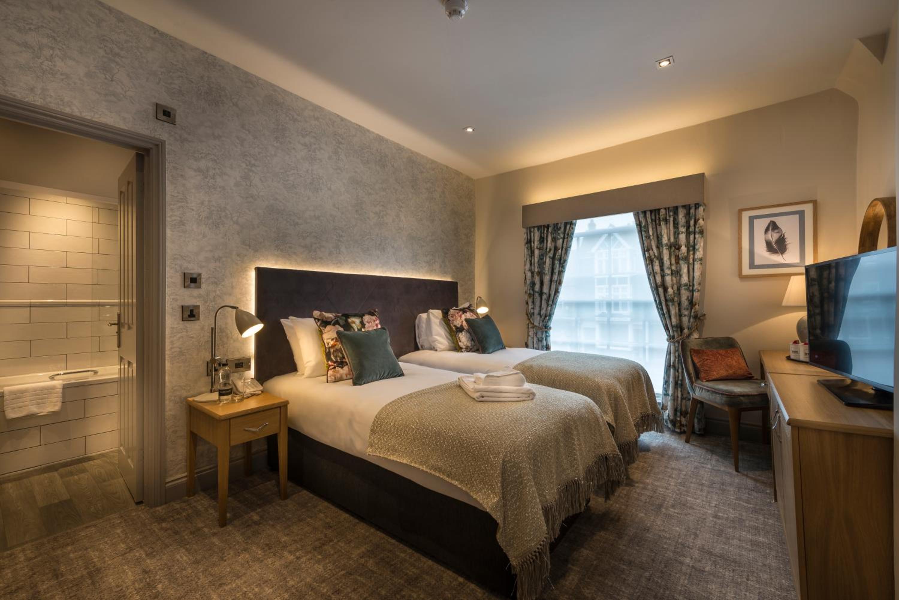 Standard Twin Room photo 2