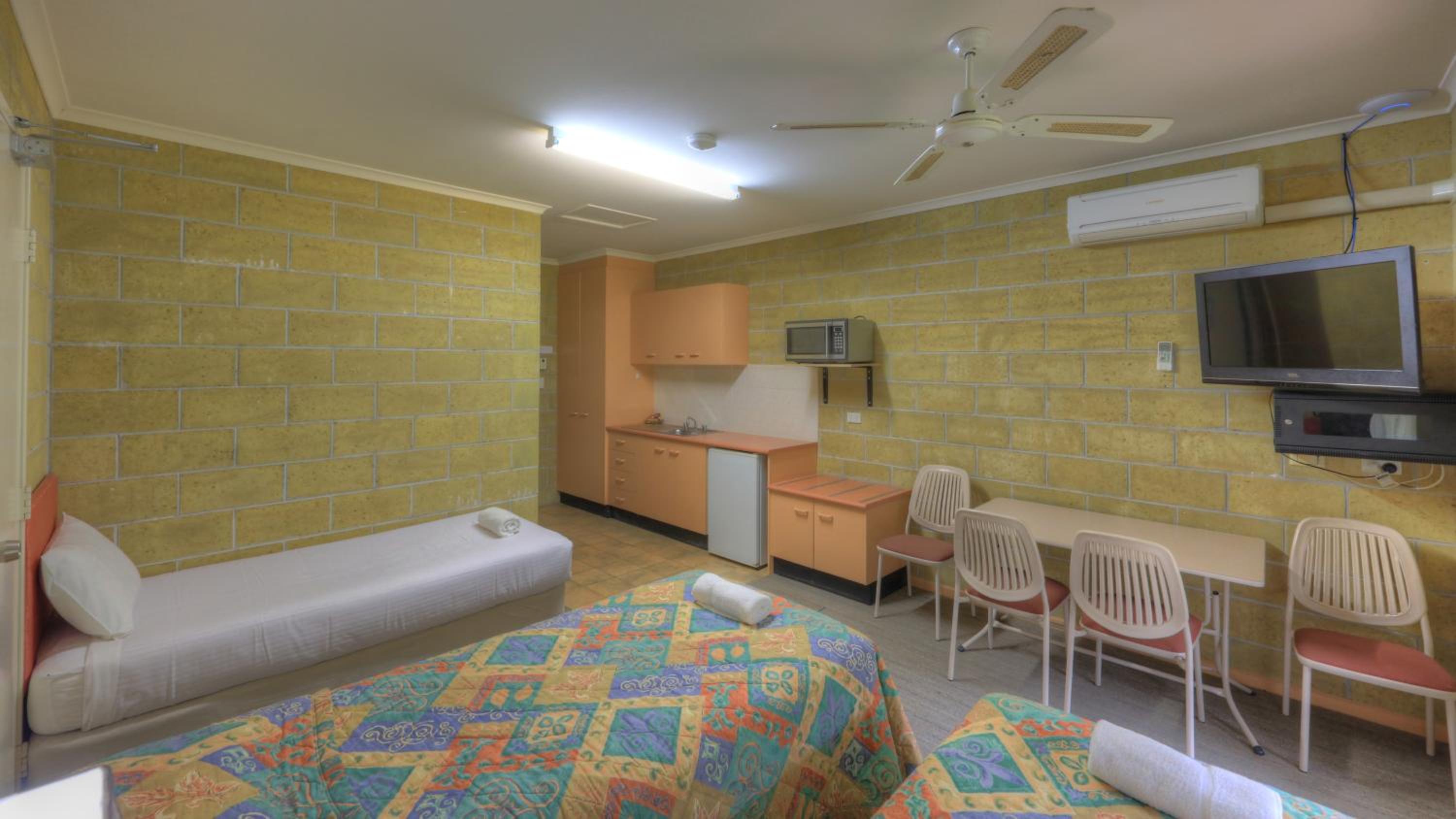 Deluxe Triple Room - Photo 4