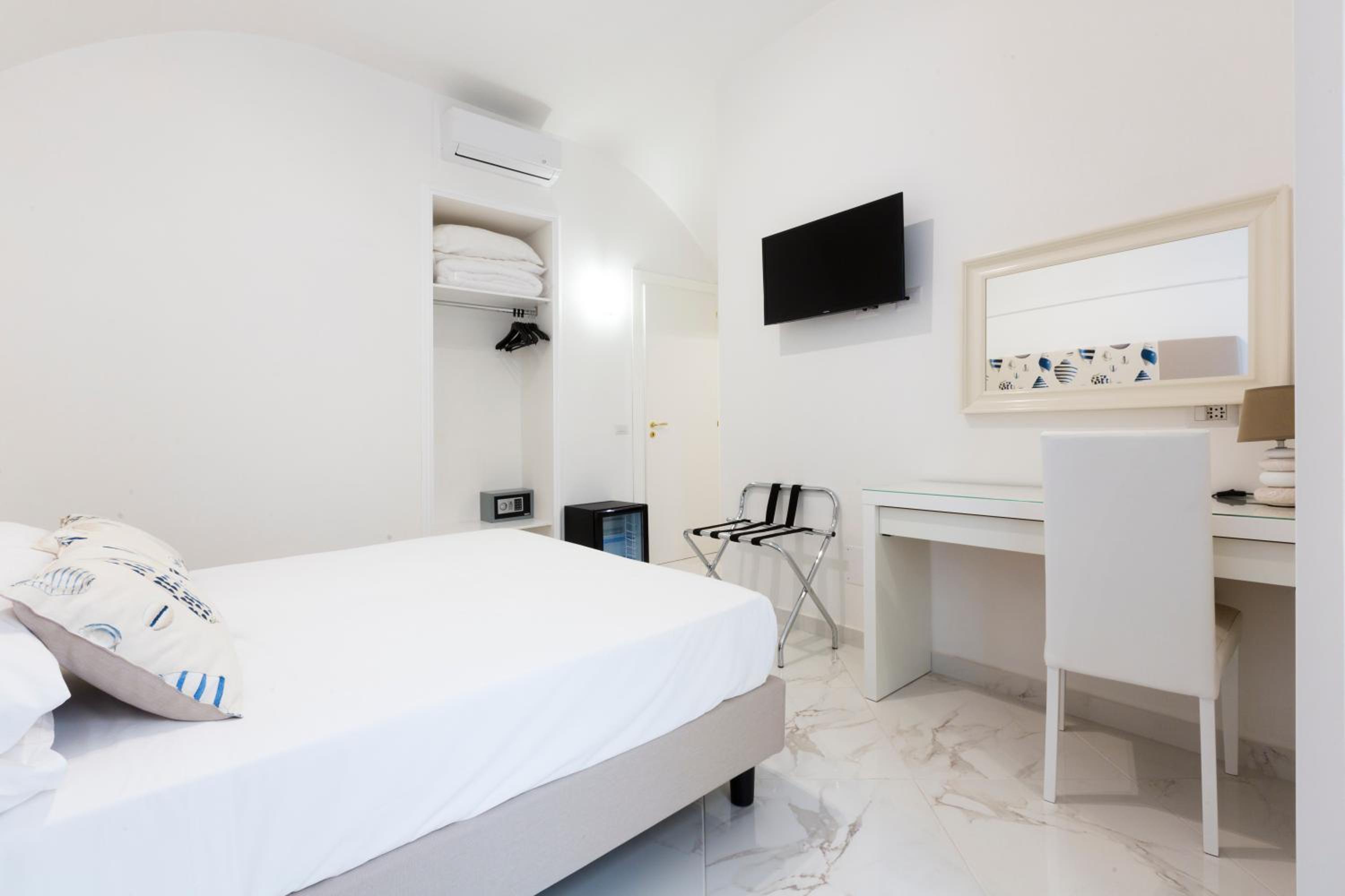 Deluxe Double or Twin Room with Balcony photo 3