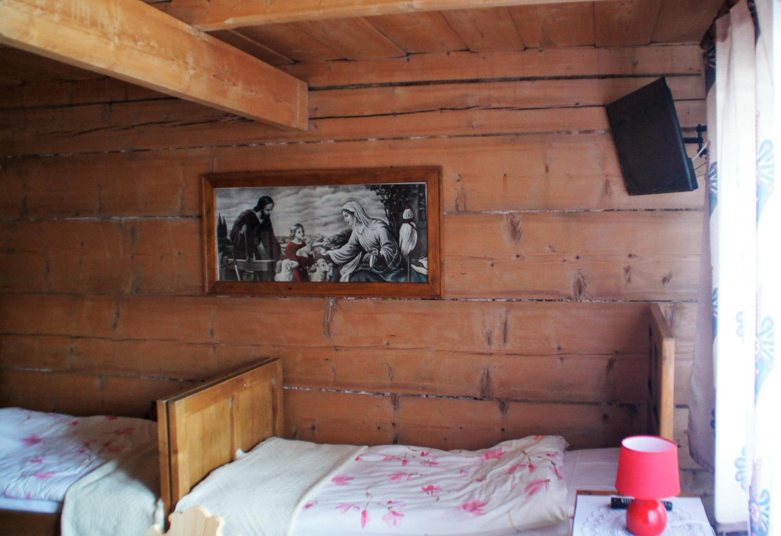 Quadruple Room with Private Bathroom photo 3