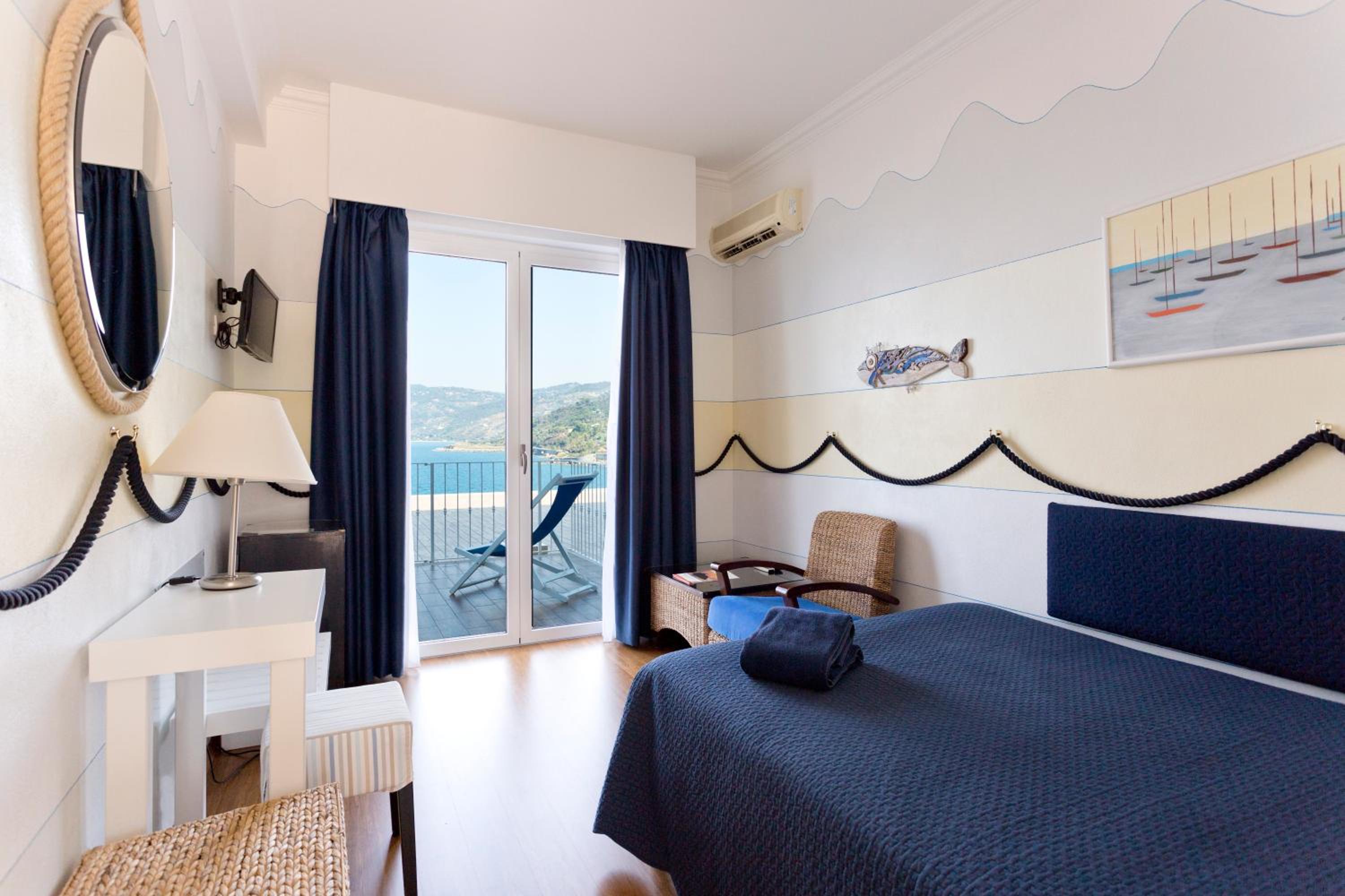 Single Room with Sea View photo 2