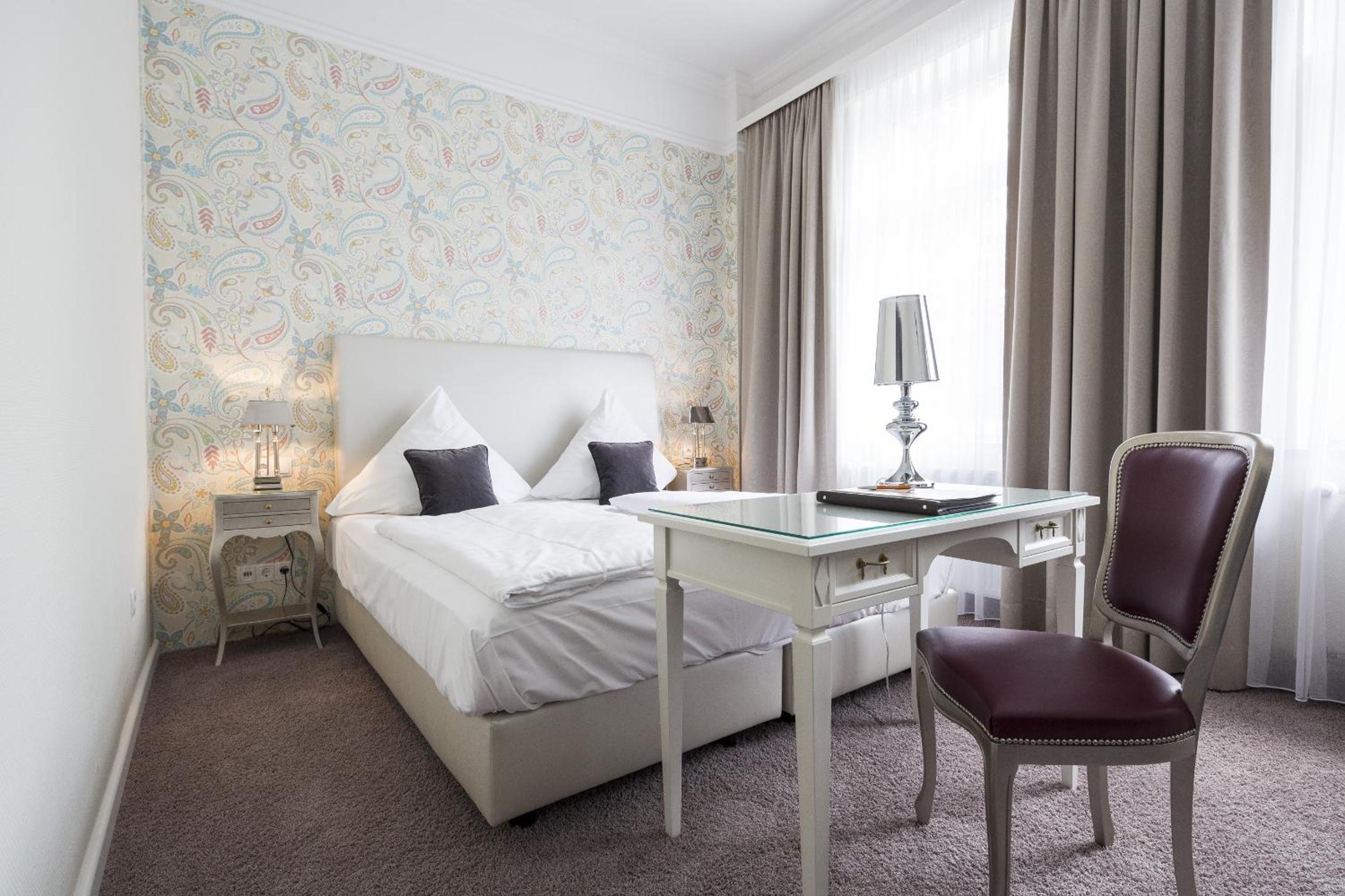 Deluxe Double Room - Photo 3