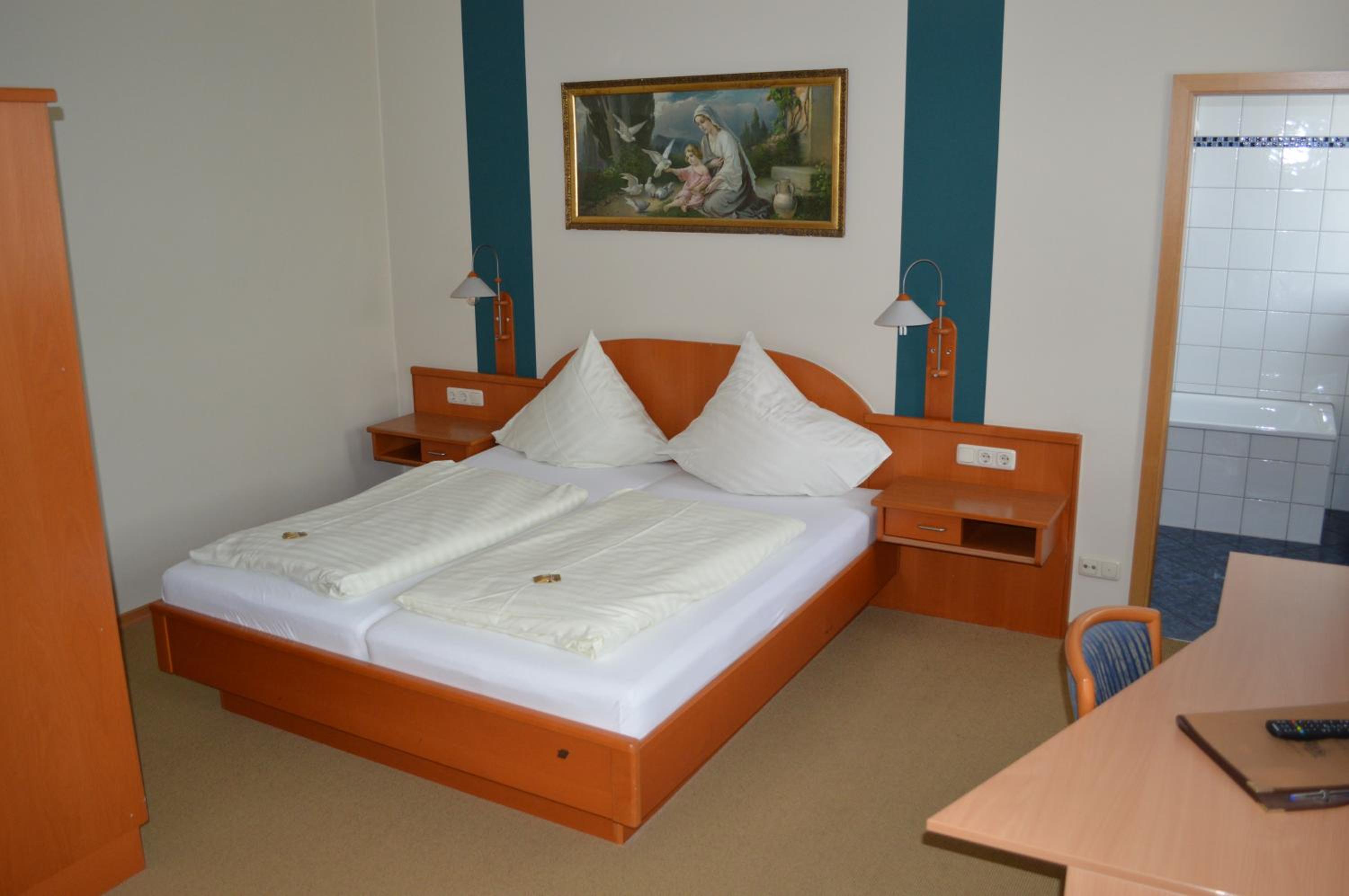 Standard Double Room - Photo 4
