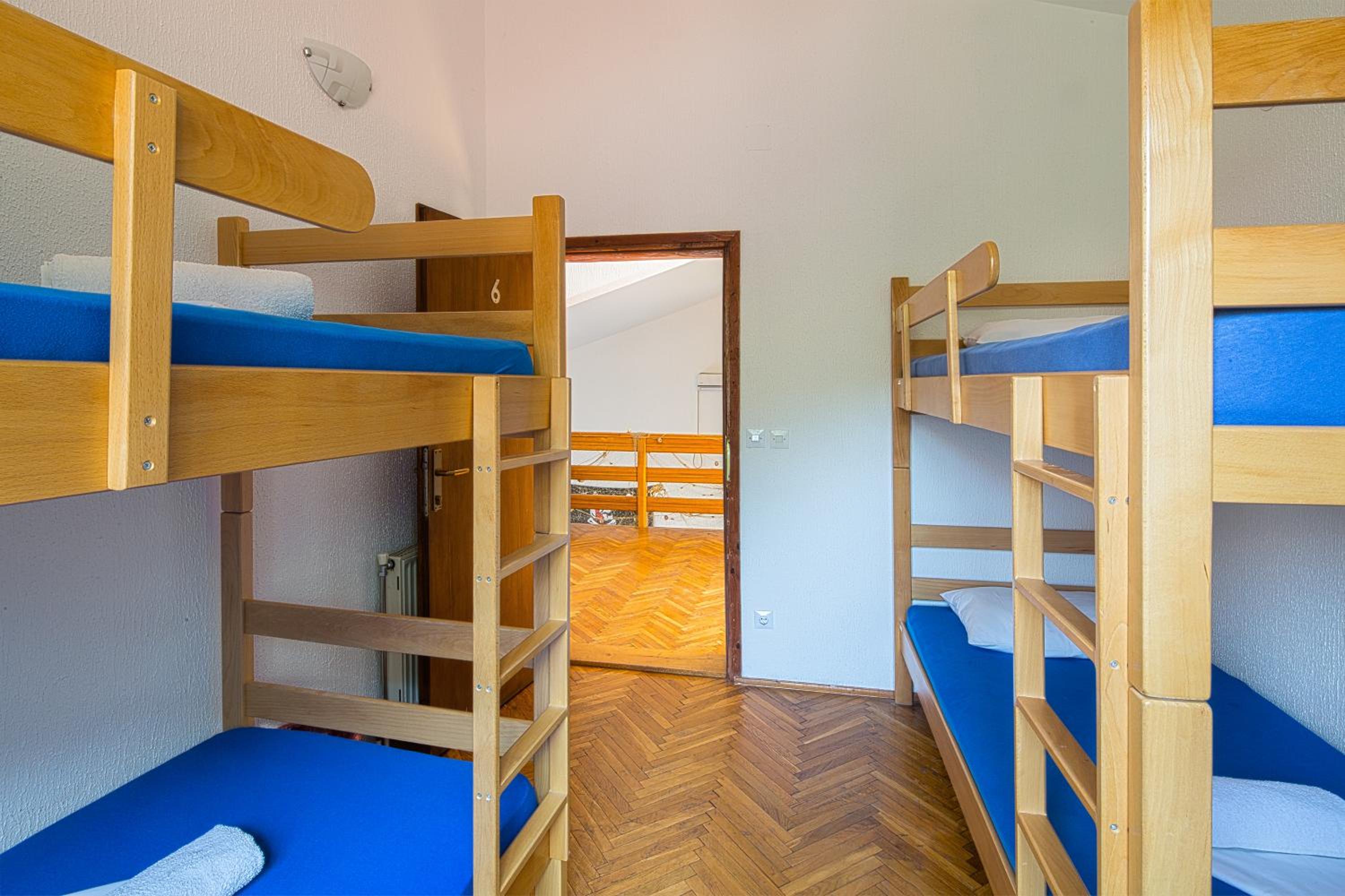 Bed in 4-Bed Mixed Dormitory Room photo 1
