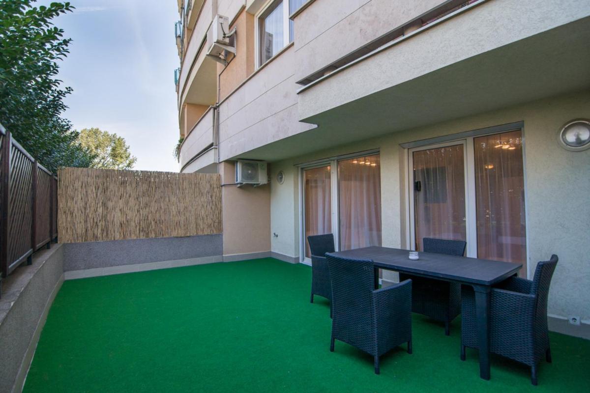 Apartment with Terrace - Photo 5