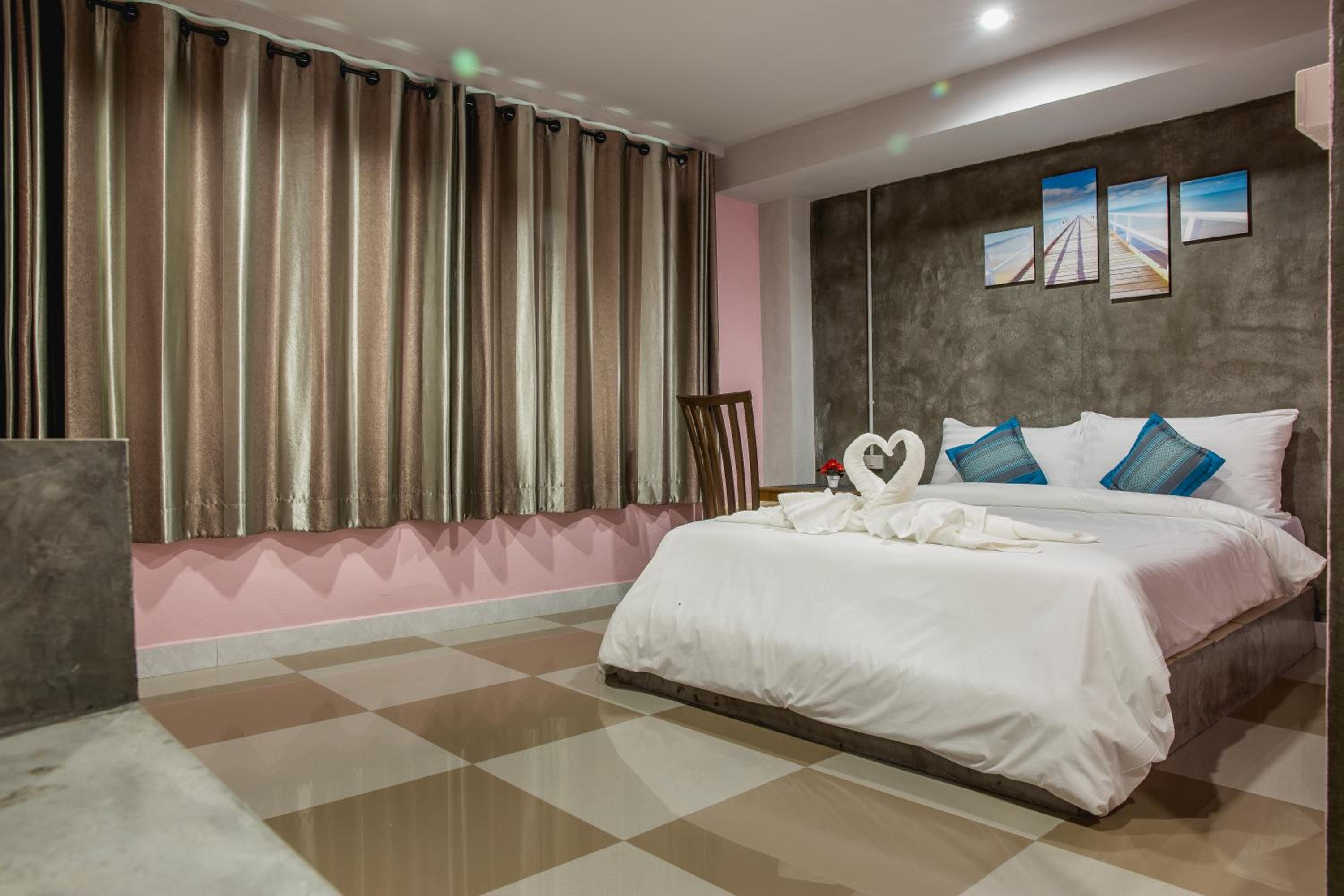 Standard Queen Room - Photo 1