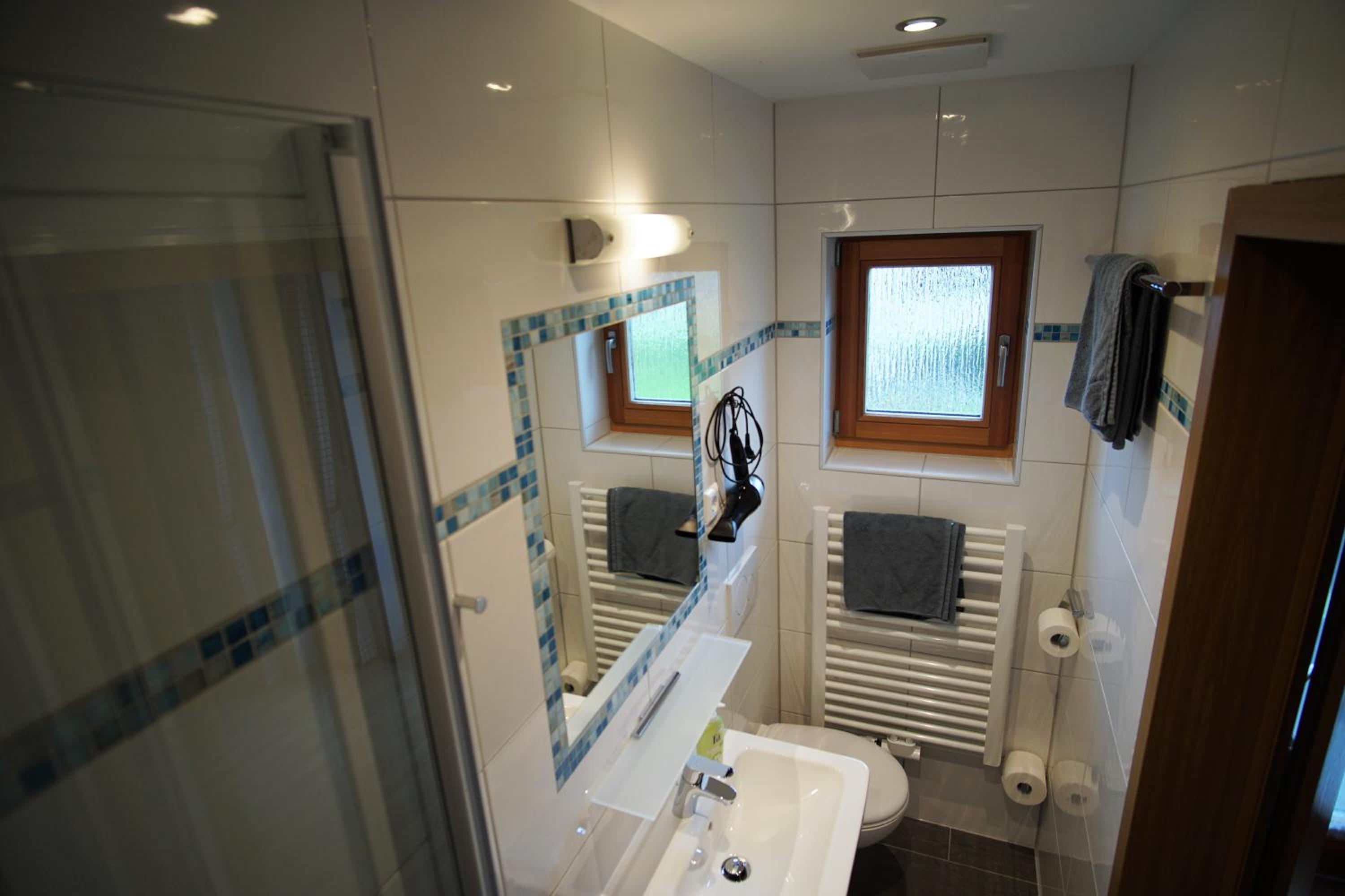 Double Room with Balcony - Photo 18