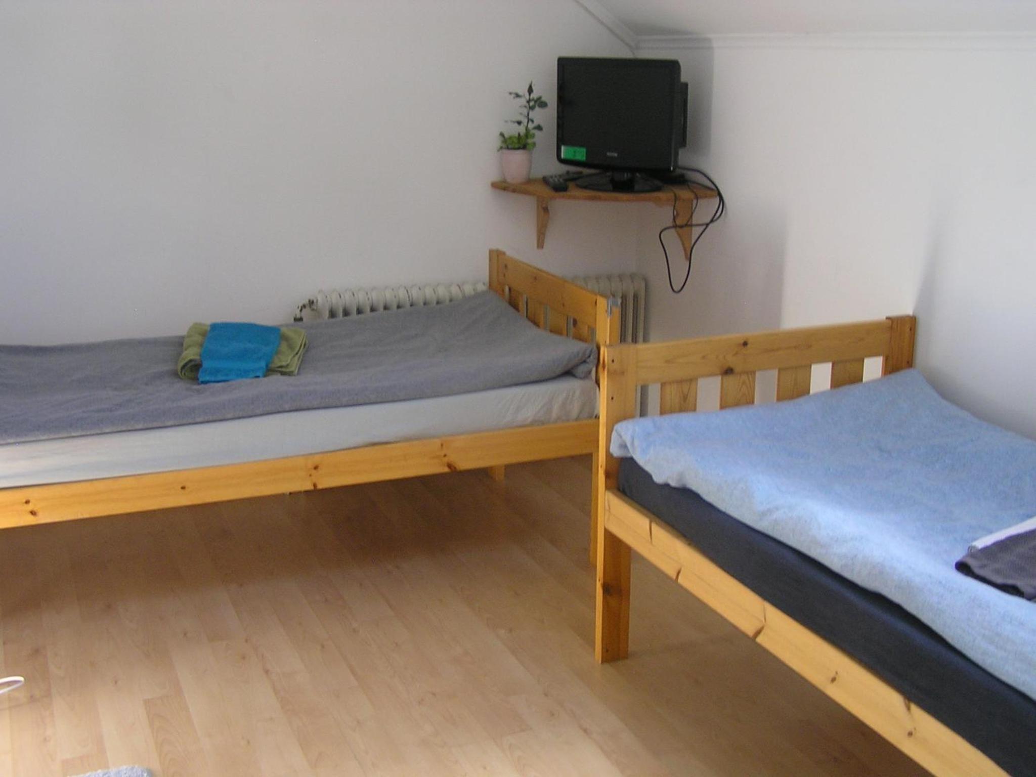 Twin Room with Shared Toilet photo 3